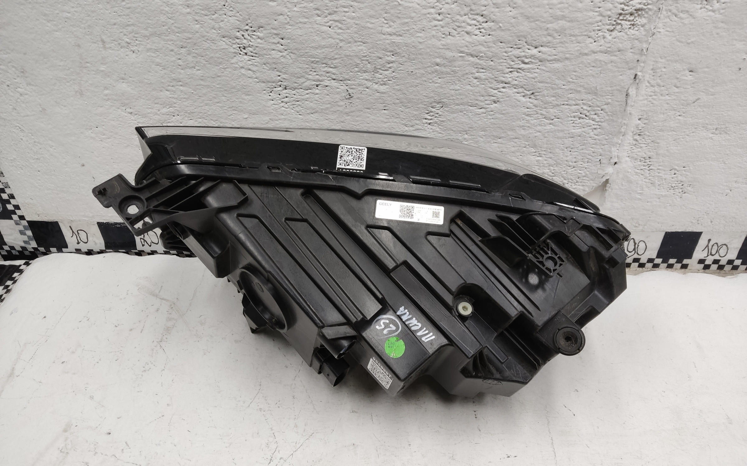 Фара передняя правая Geely Monjaro LED