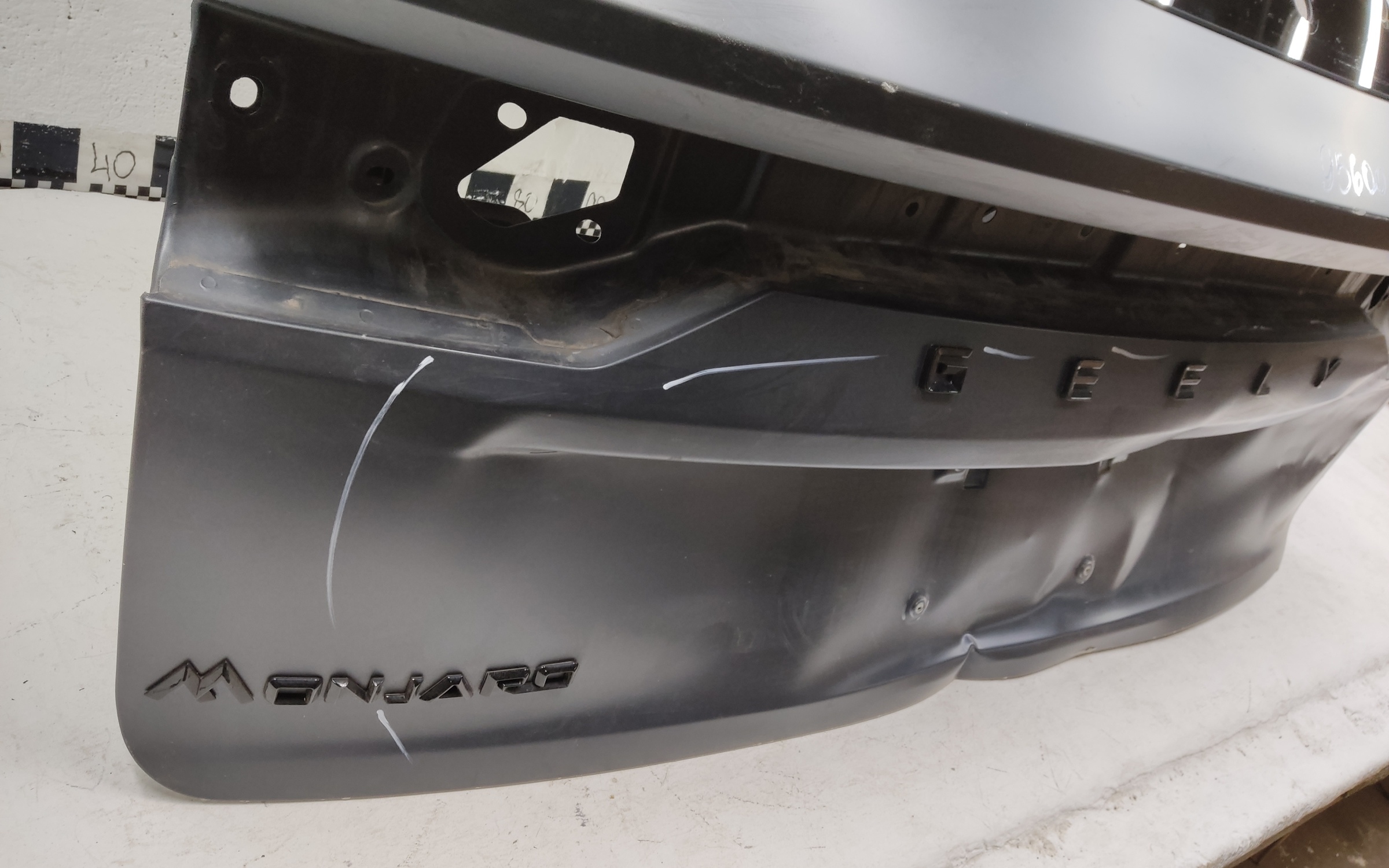 Стекло крышки багажника Geely Monjaro