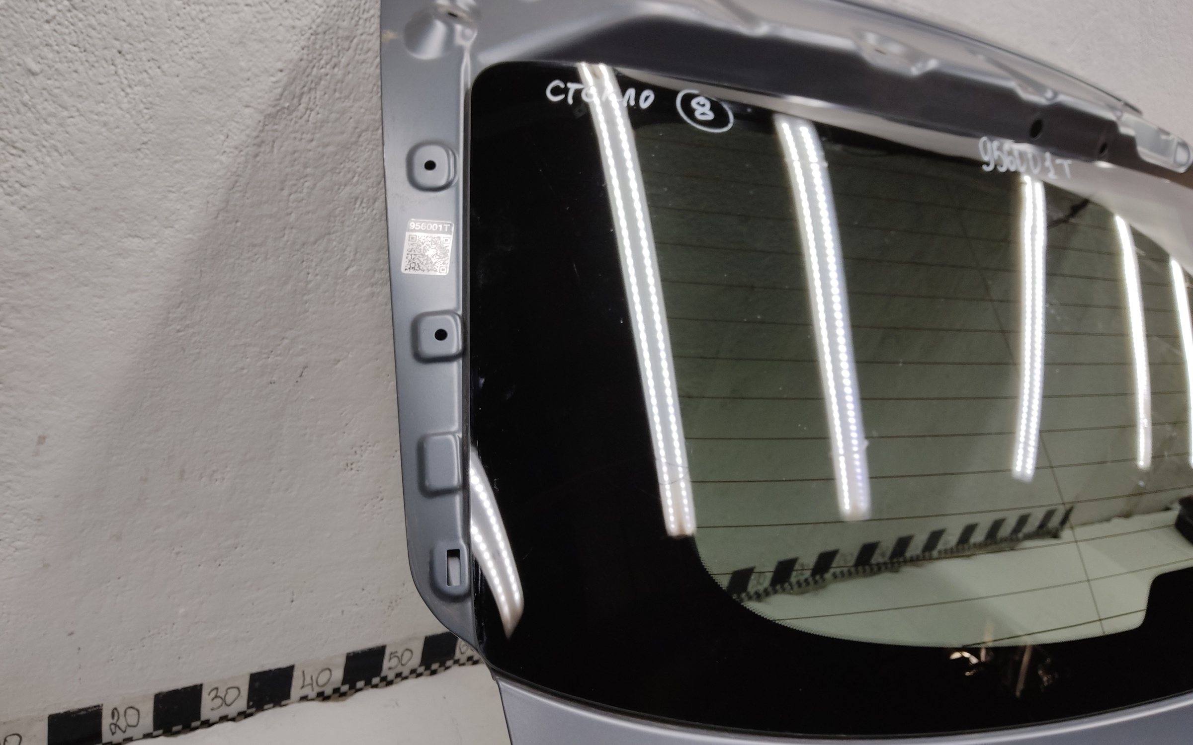 Стекло крышки багажника Geely Monjaro