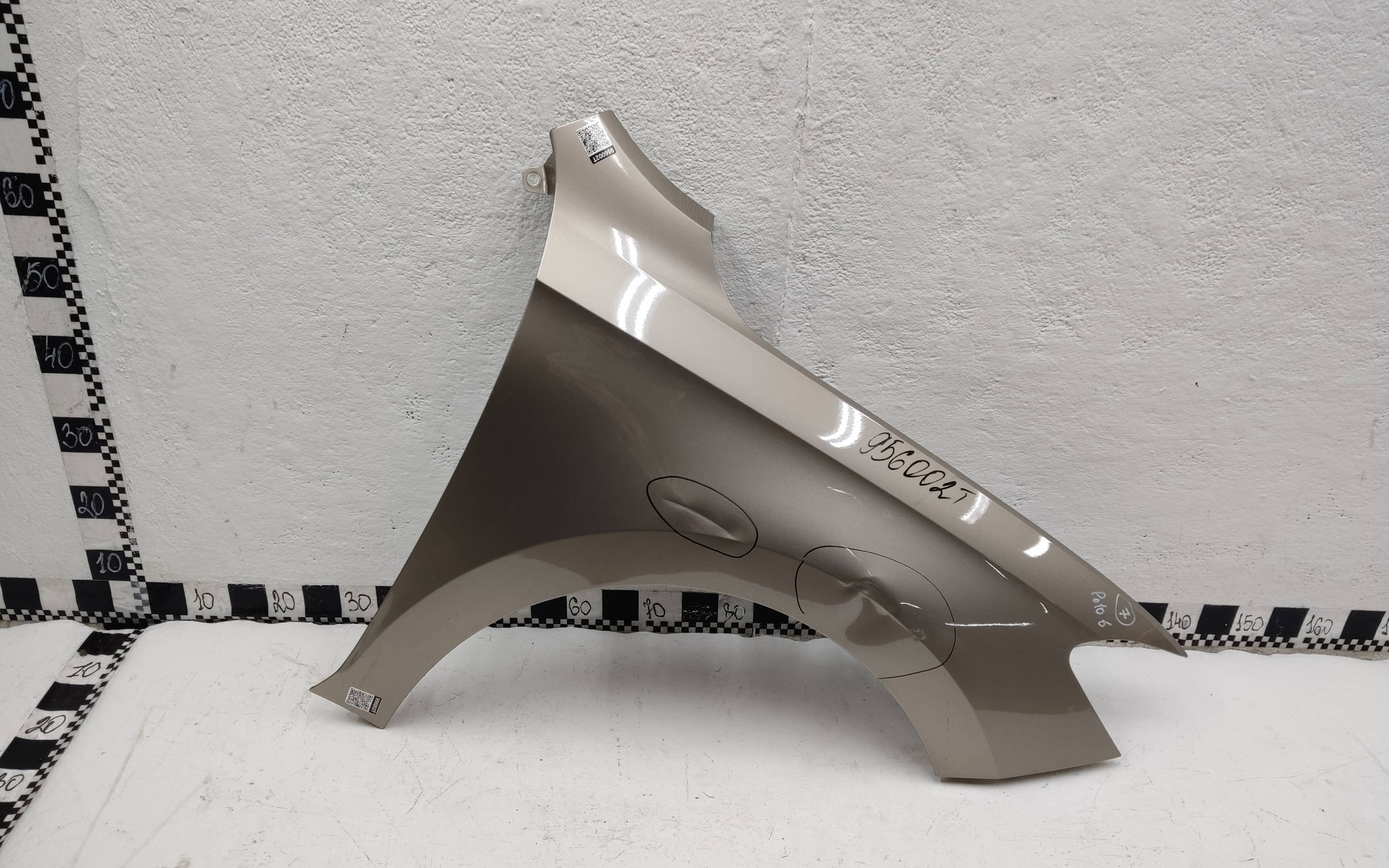 Крыло переднее правое Volkswagen Polo 6 Liftback