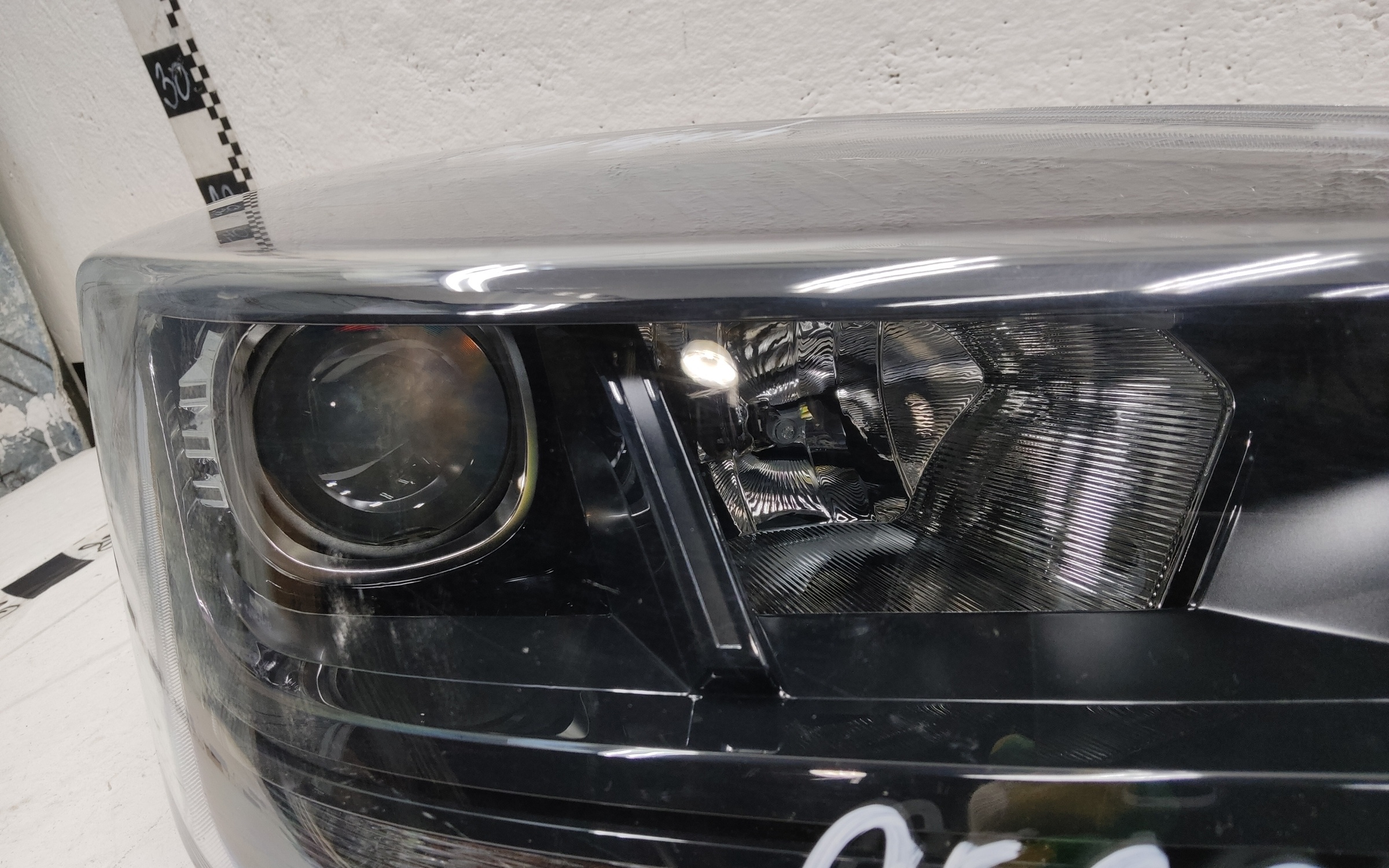 Фара передняя правая Chery Tiggo 4 Pro галоген линза чёрная