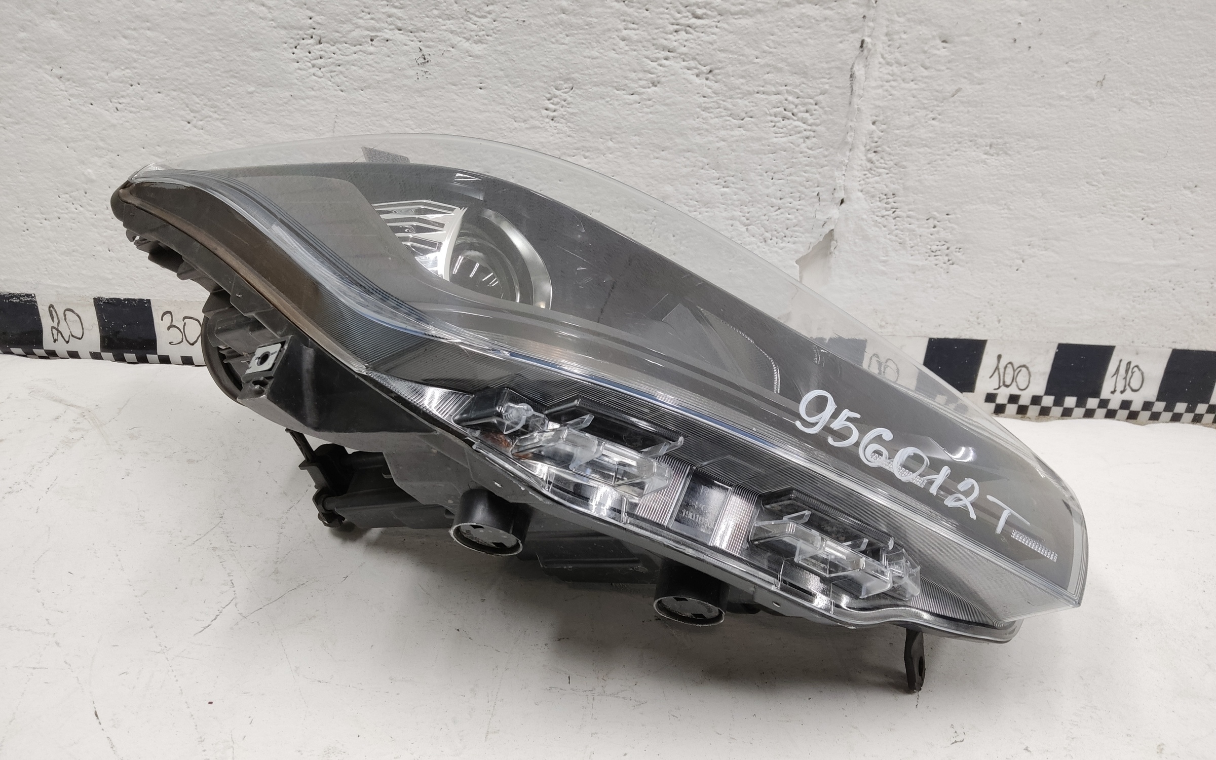 Фара передняя правая Chery Tiggo 4 Pro галоген линза чёрная