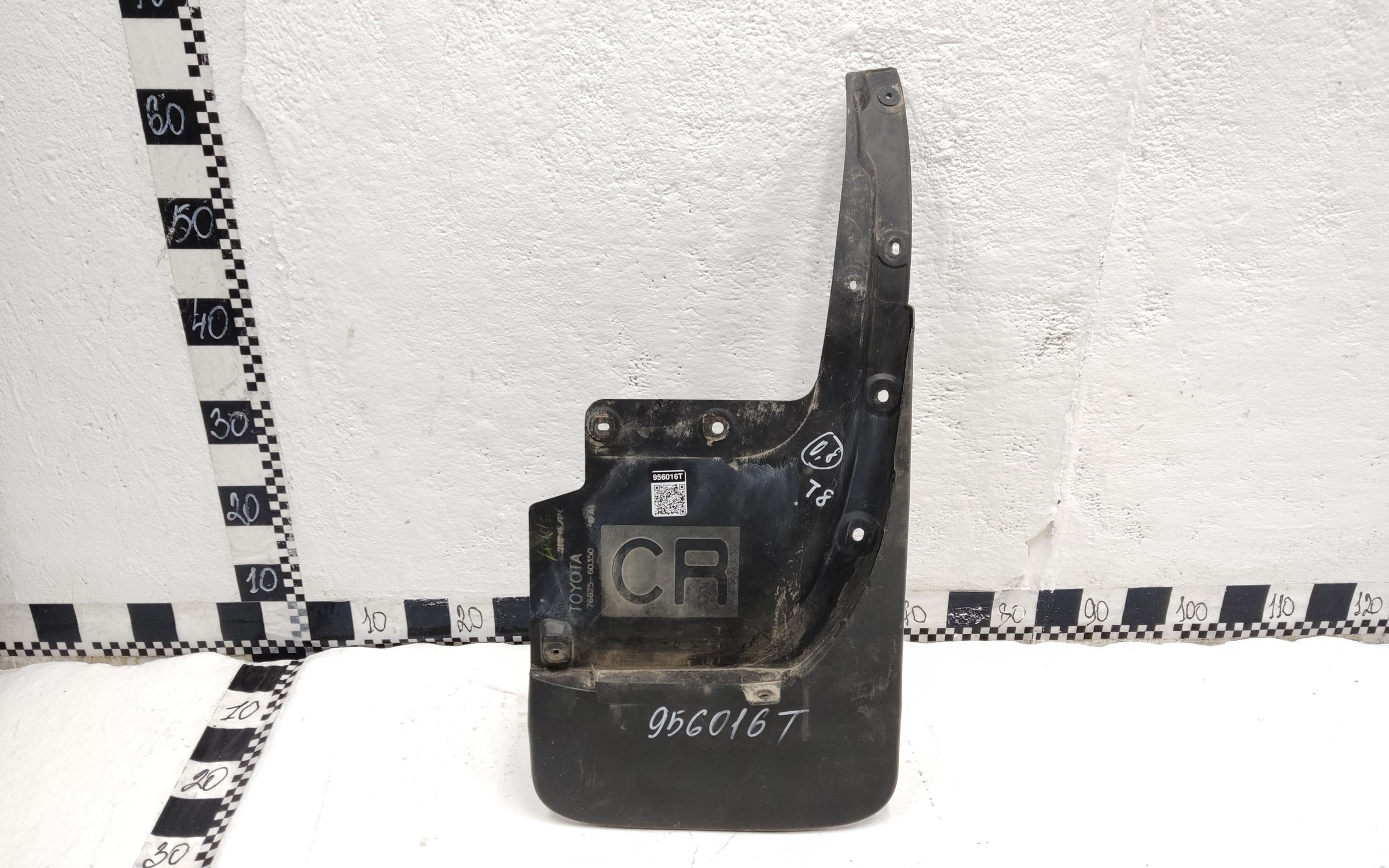 Брызговик задний правый Toyota Land Cruiser 200 Restail 2