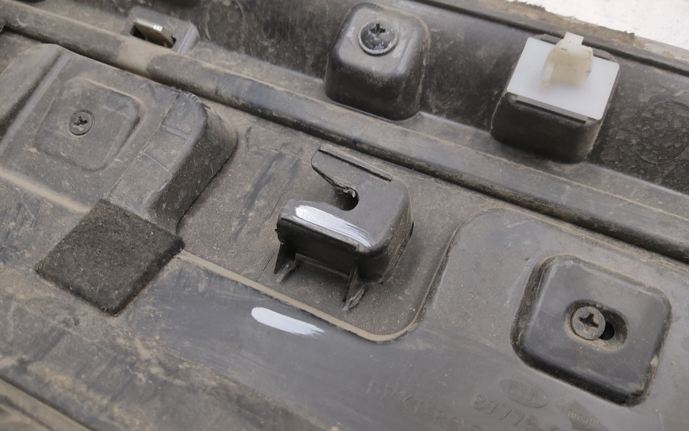 Накладка двери задней правой Kia Sorento 3