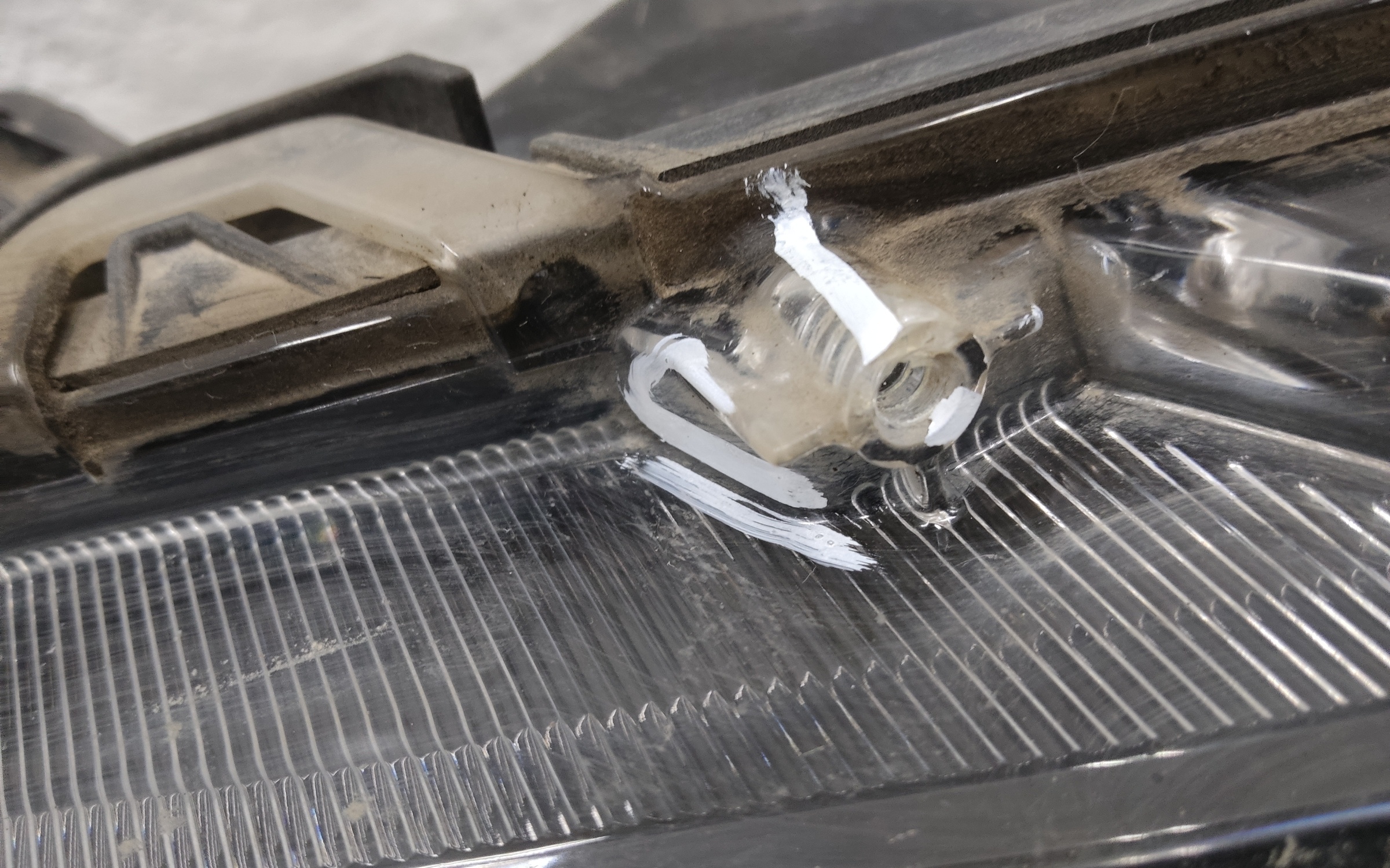 Фара передняя правая Toyota Land Cruiser Prado 150 Restail 2 LED