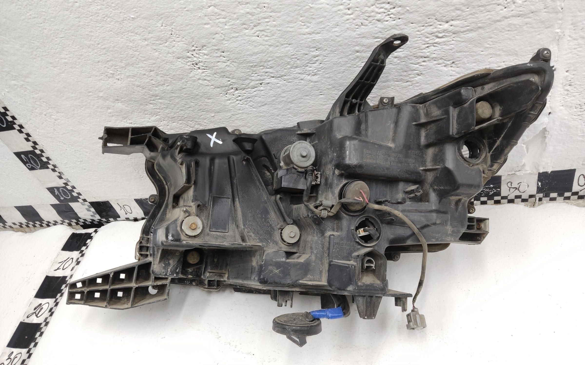 Фара передняя правая Toyota Land Cruiser Prado 150 Restail 2 LED