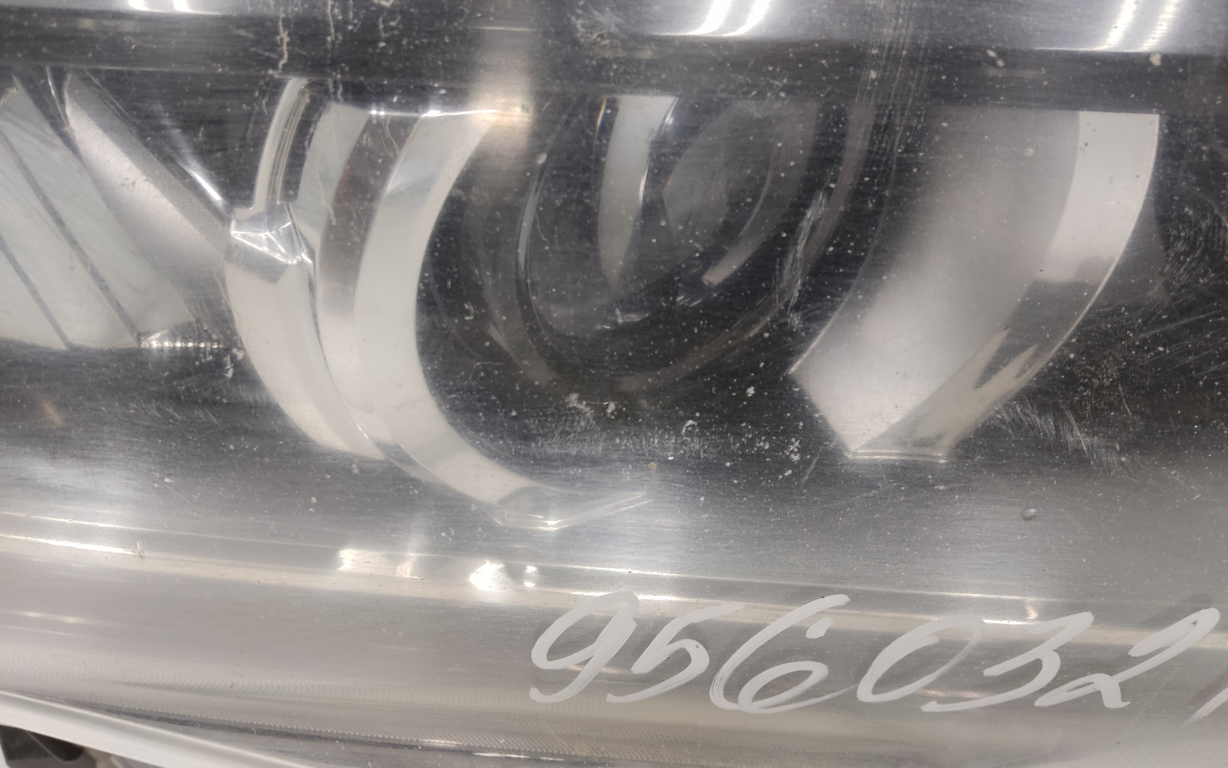 Фара передняя правая Toyota Land Cruiser Prado 150 Restail 2 LED