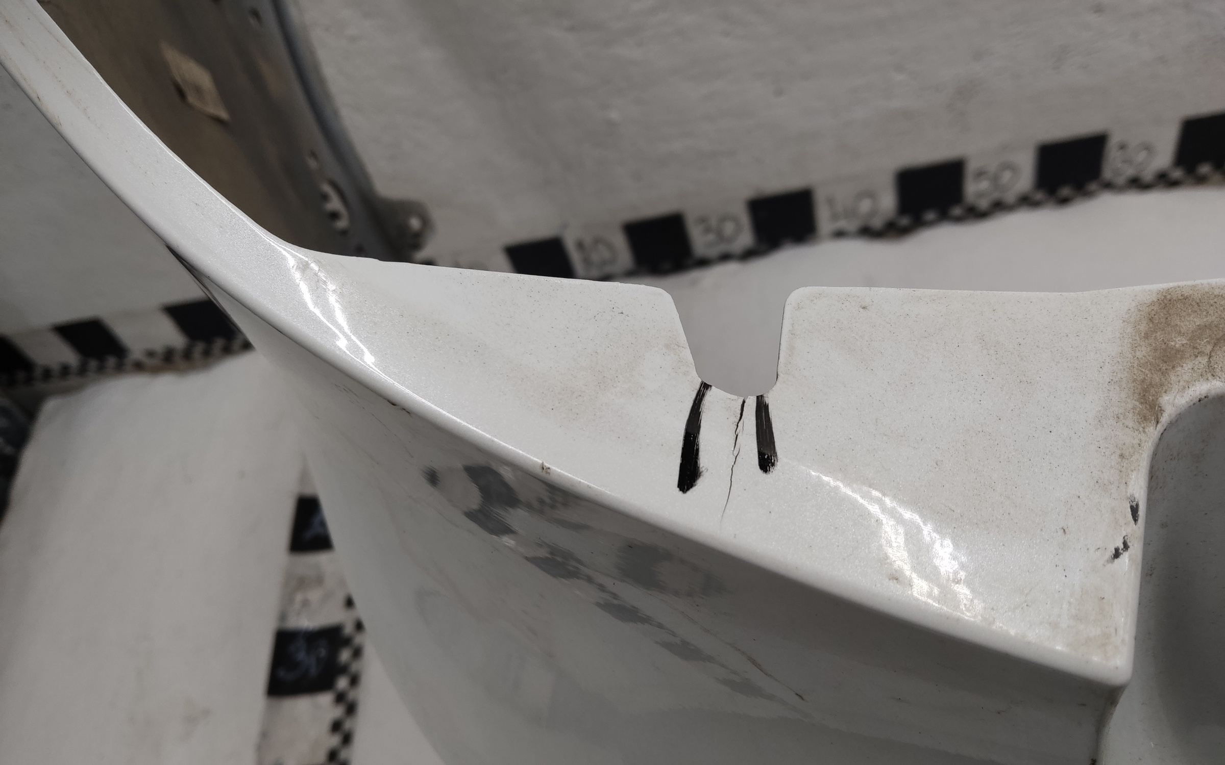 Бампер задний верхняя часть Haval Jolion Restail с отверстиями под накладки