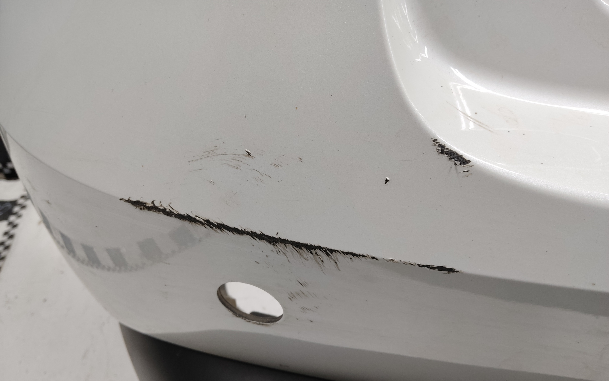 Бампер задний верхняя часть Haval Jolion Restail с отверстиями под накладки