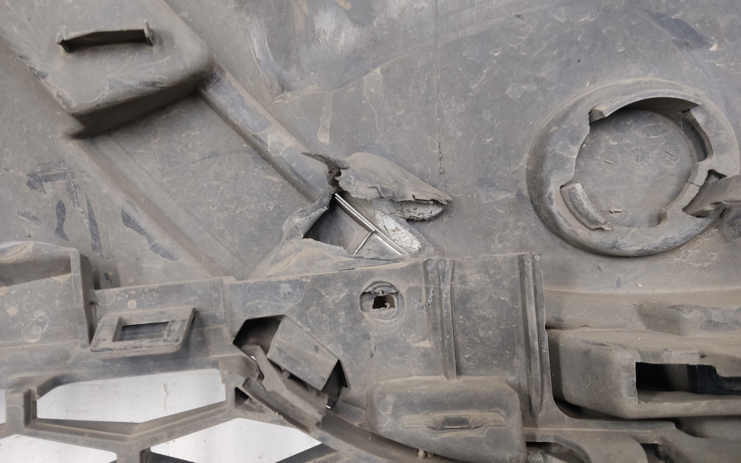 Бампер передний Lada Largus 1 Restail