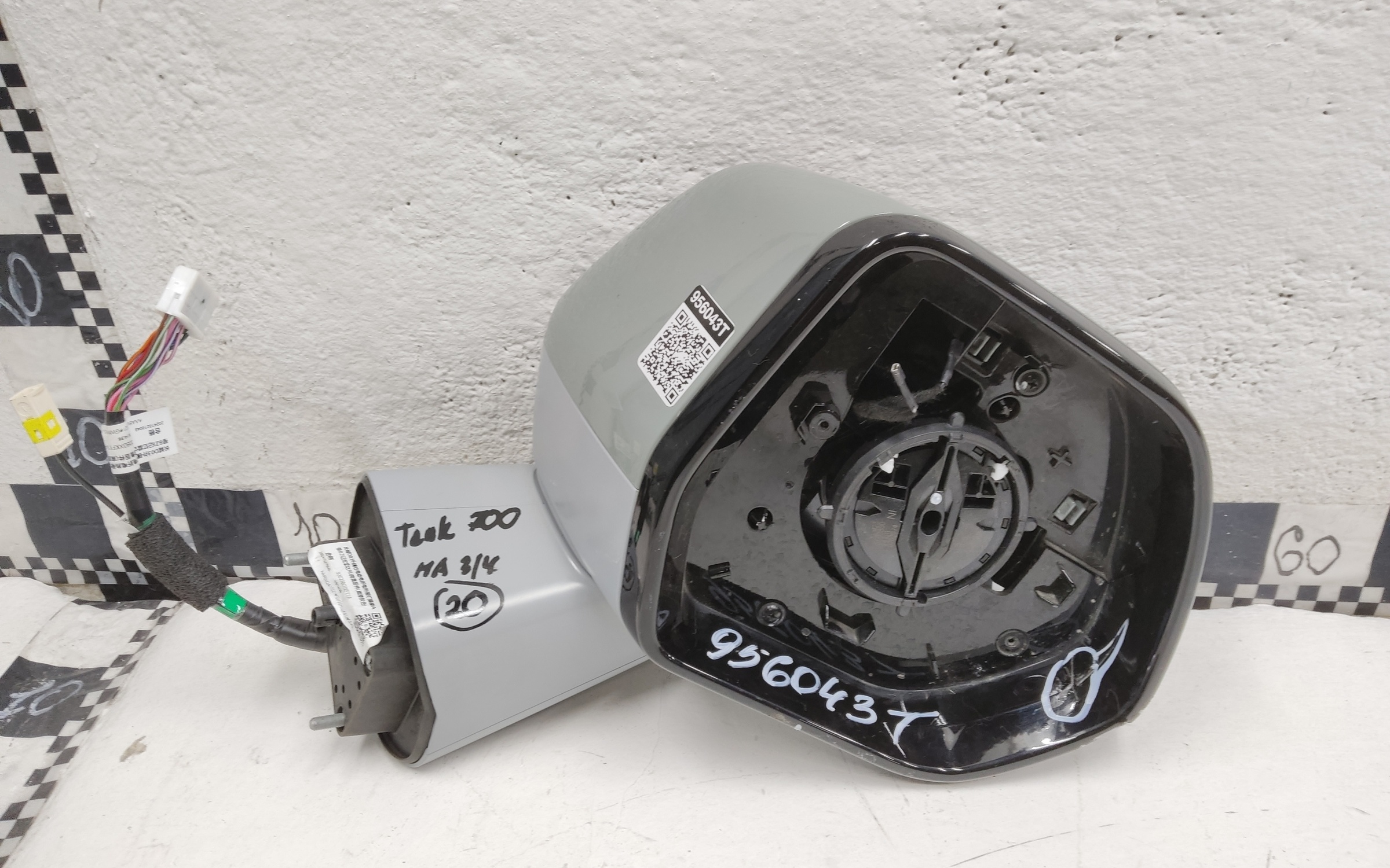 Зеркало правое Tank 700 17+1 контактов