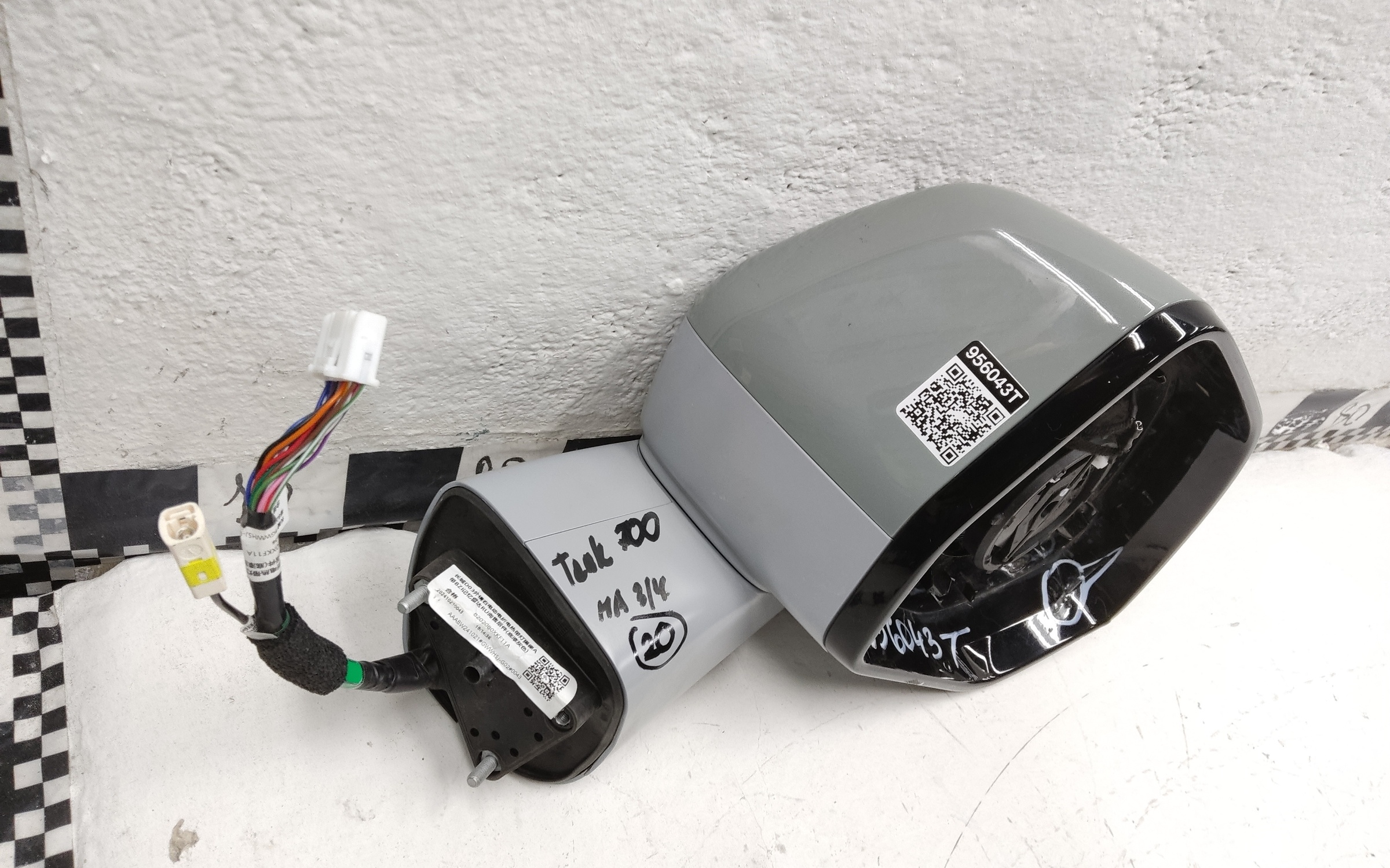 Зеркало правое Tank 700 17+1 контактов