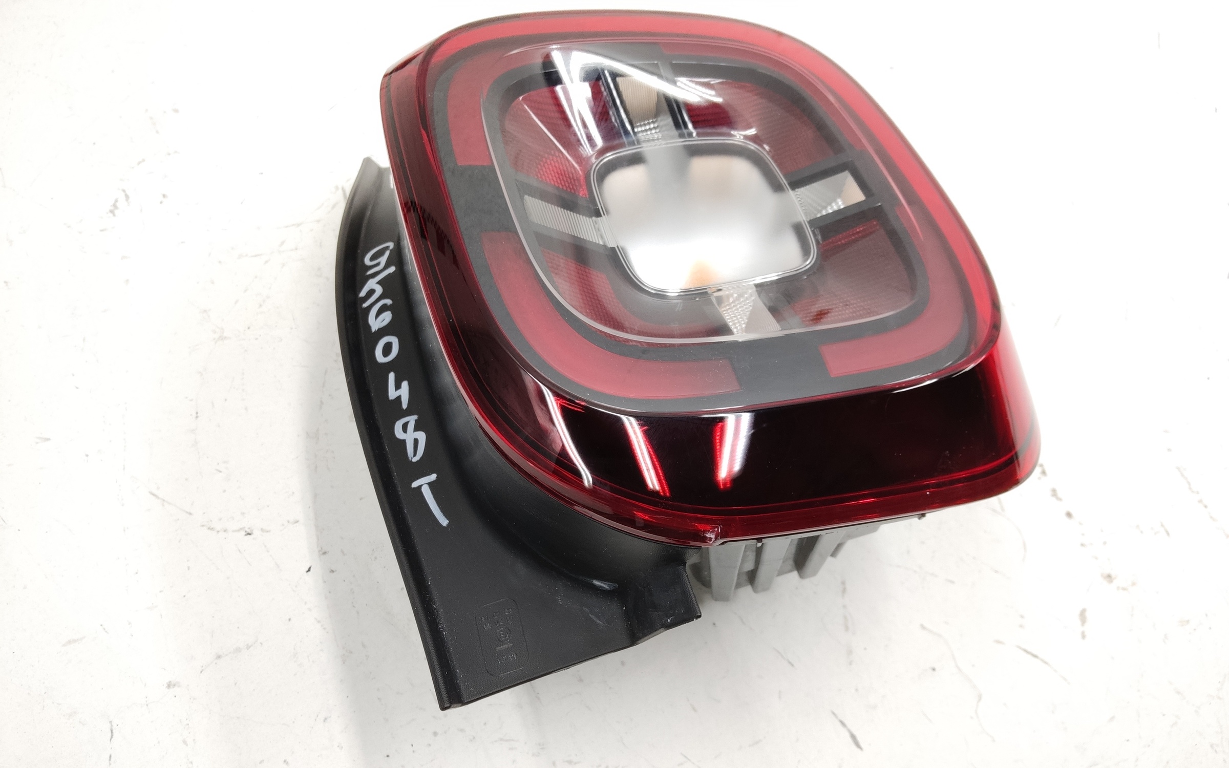 Фонарь задний правый Renault Duster 2