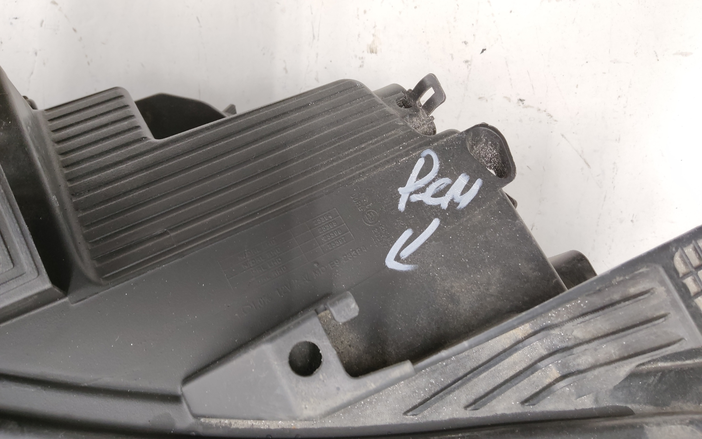 Фара передняя левая Kia Sorento 4 LED