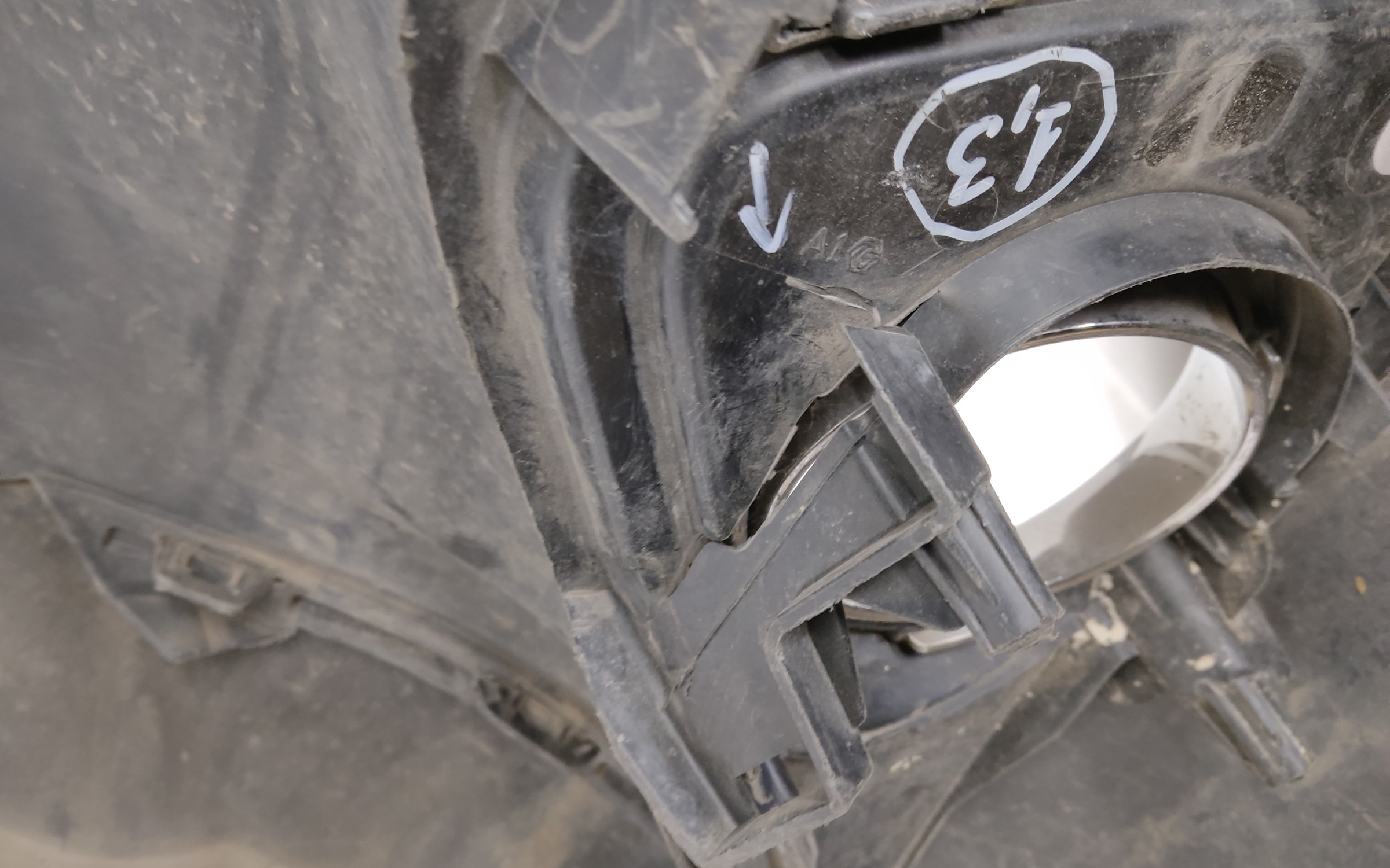 Бампер передний Toyota RAV4 CA40 Restail