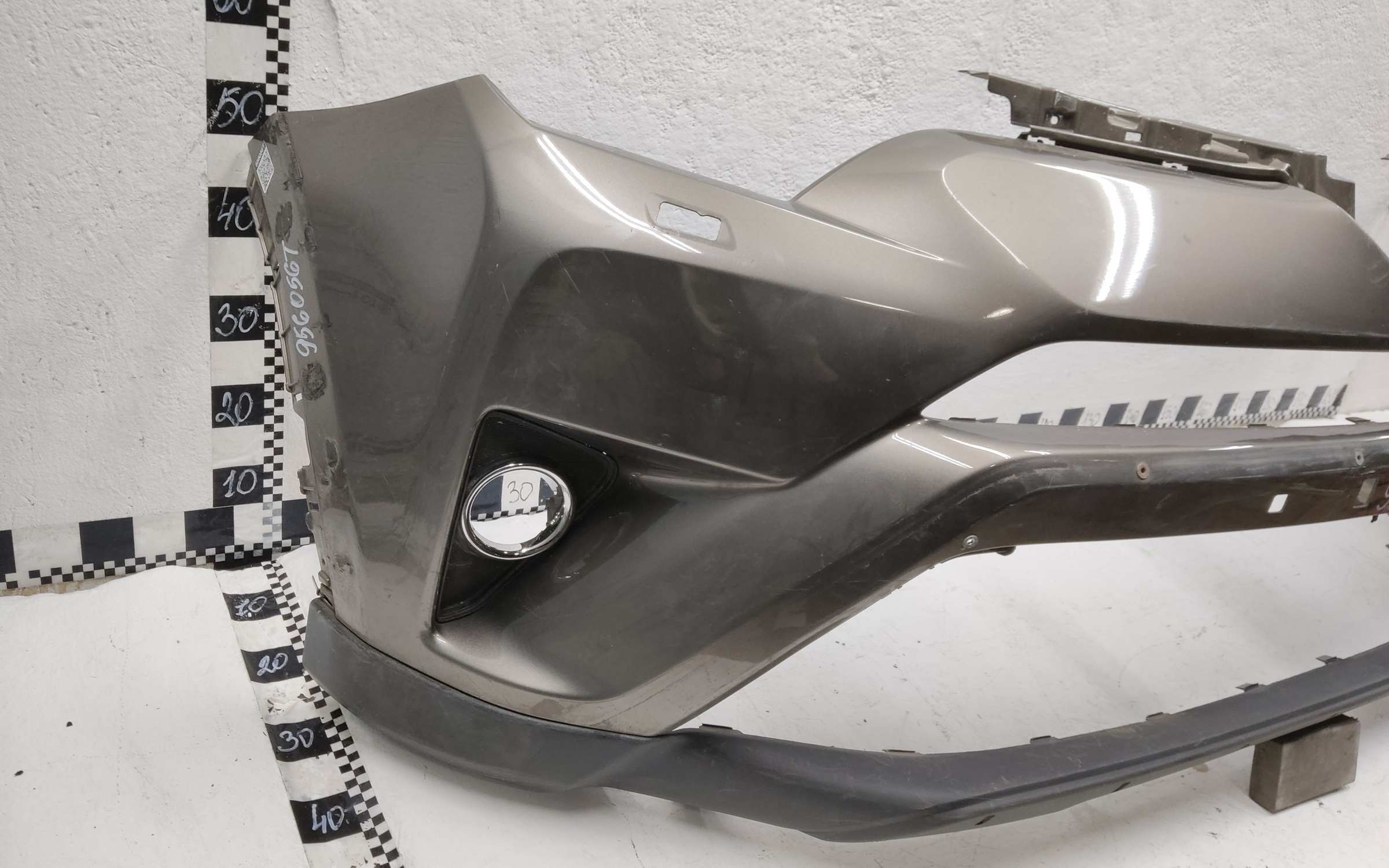 Бампер передний Toyota RAV4 CA40 Restail