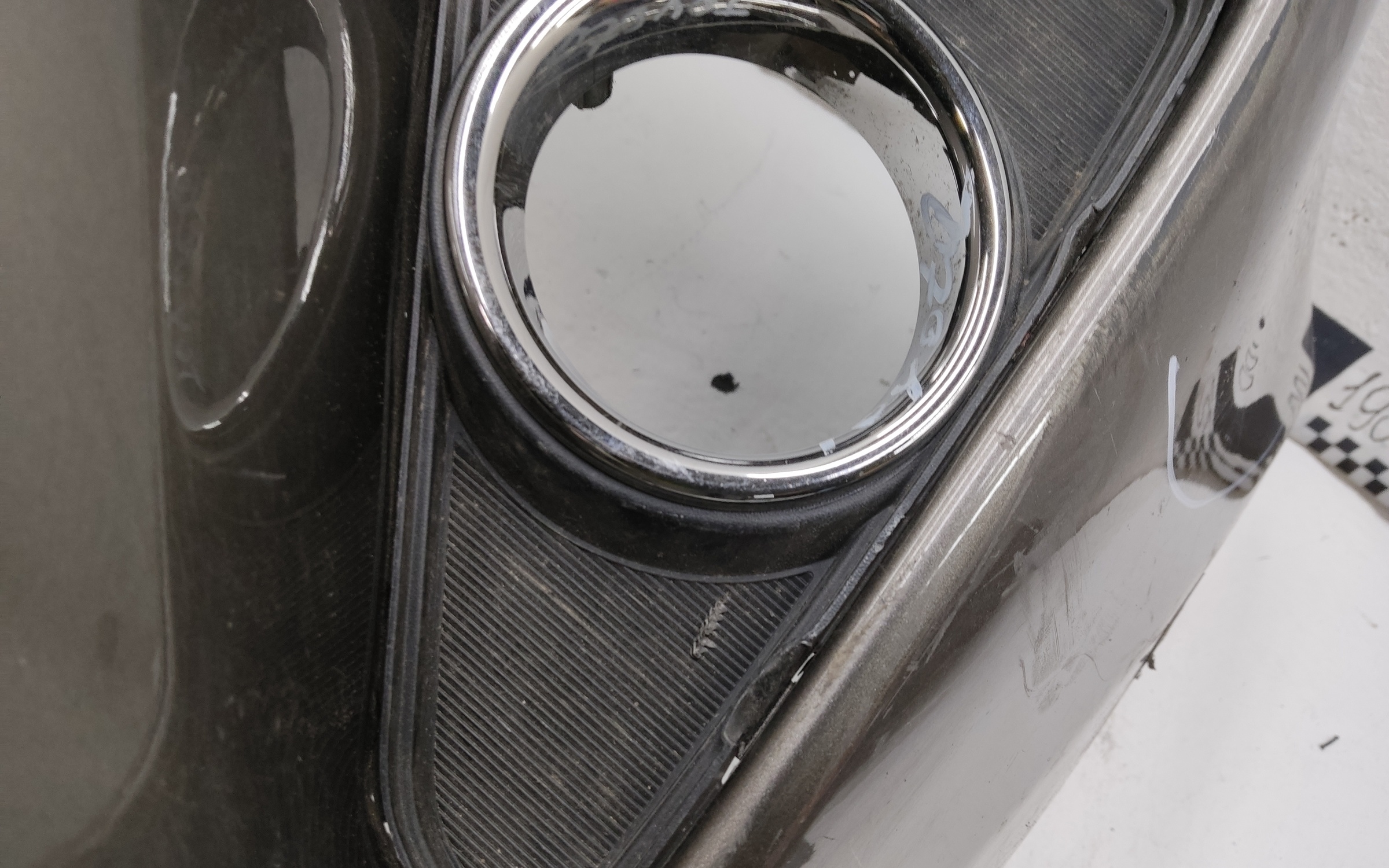 Бампер передний Toyota RAV4 CA40 Restail