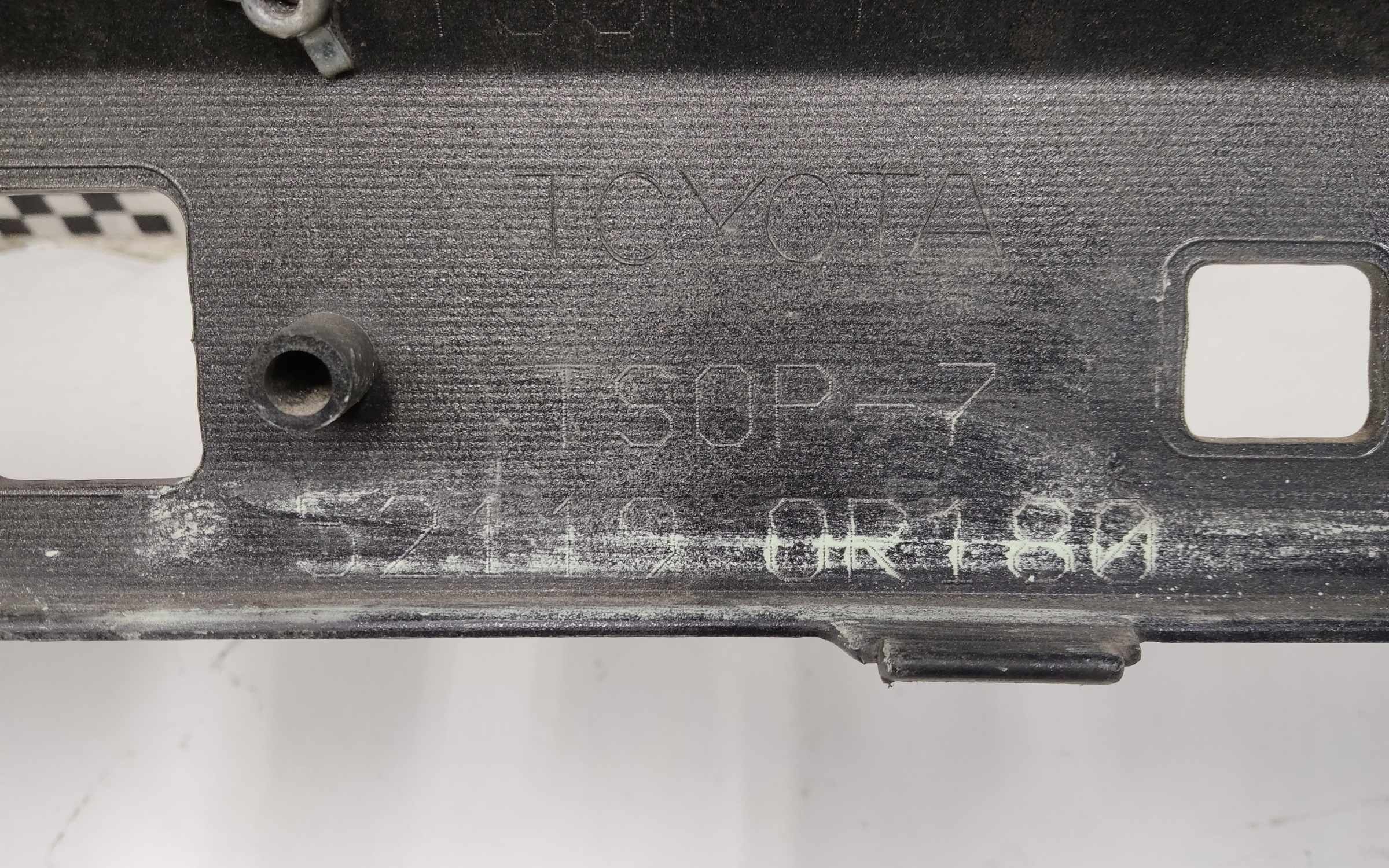 Бампер передний Toyota RAV4 CA40 Restail