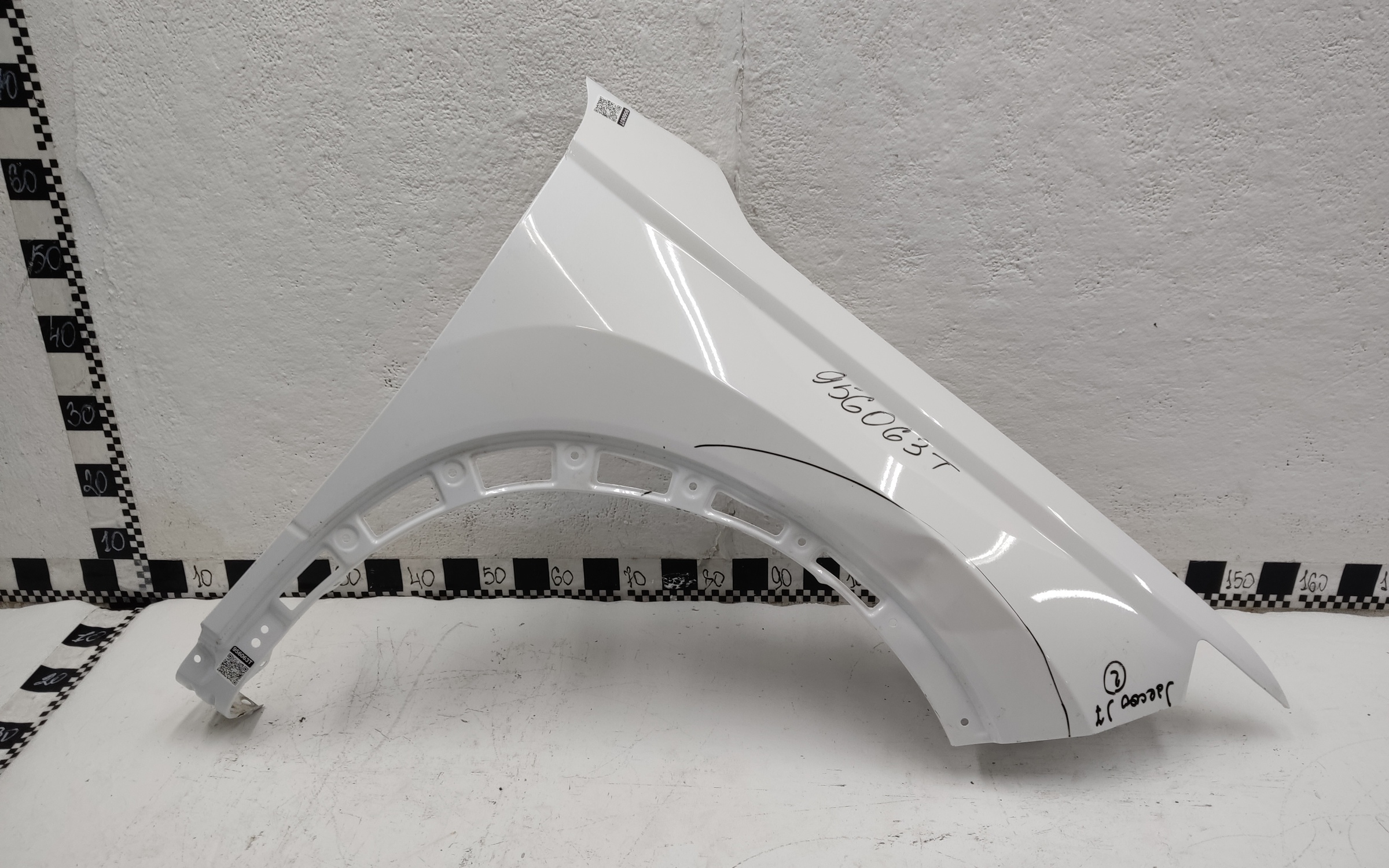 Крыло переднее правое Jaecoo J7