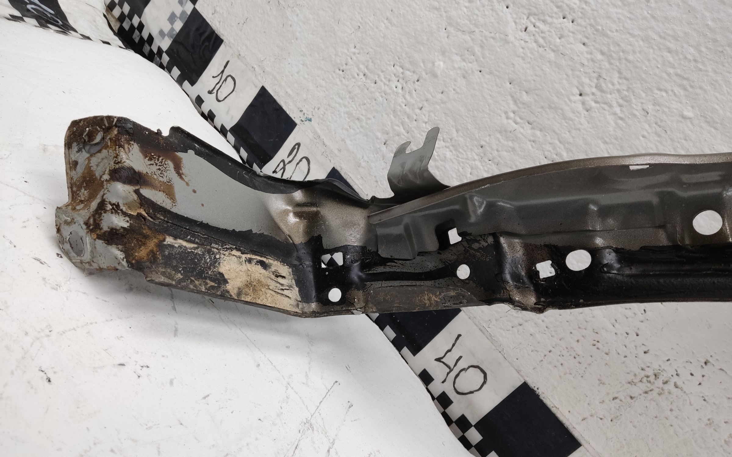 Крыло переднее левое Renault Duster 2