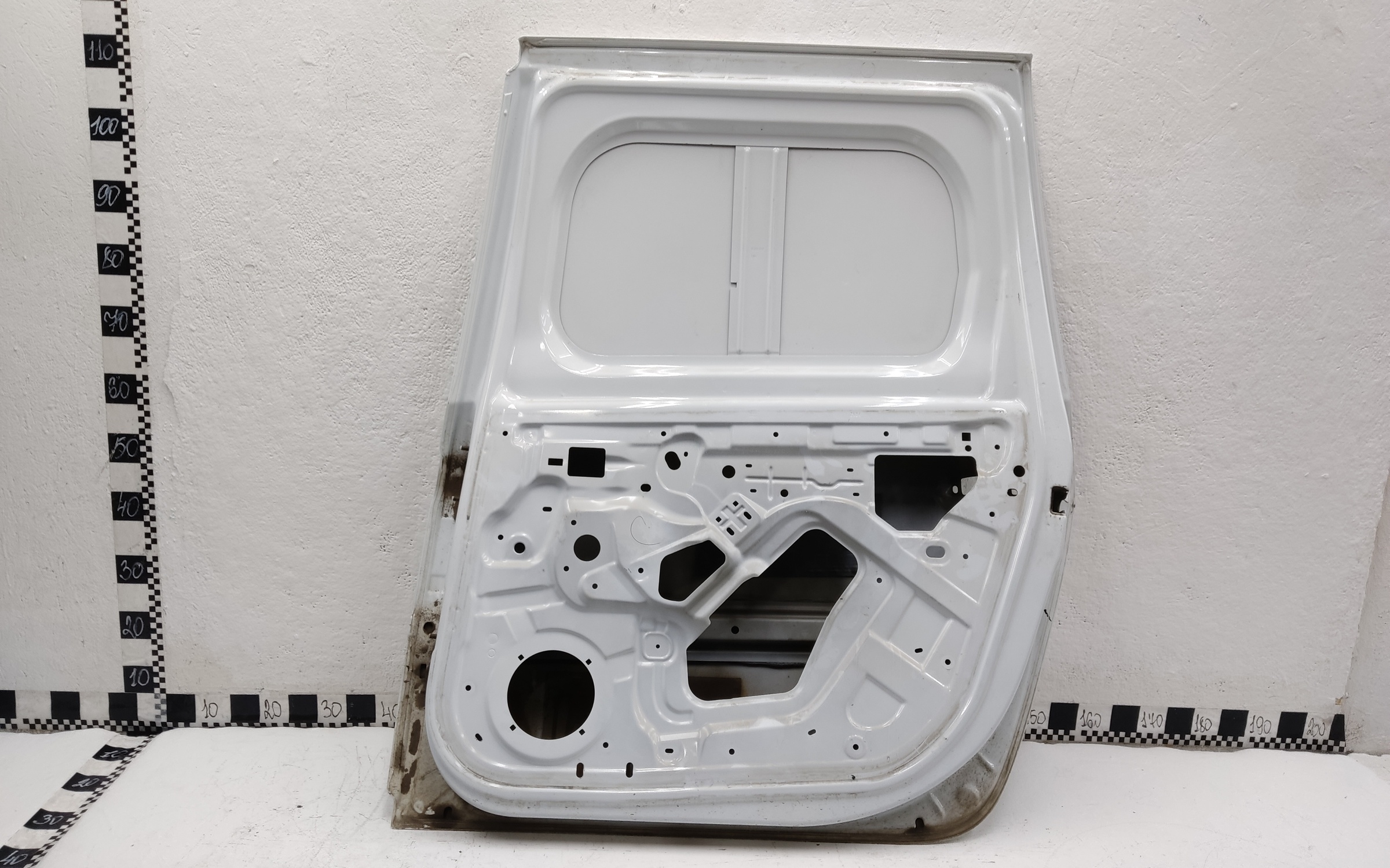 Дверь задняя правая Lada Largus Фургон глухая