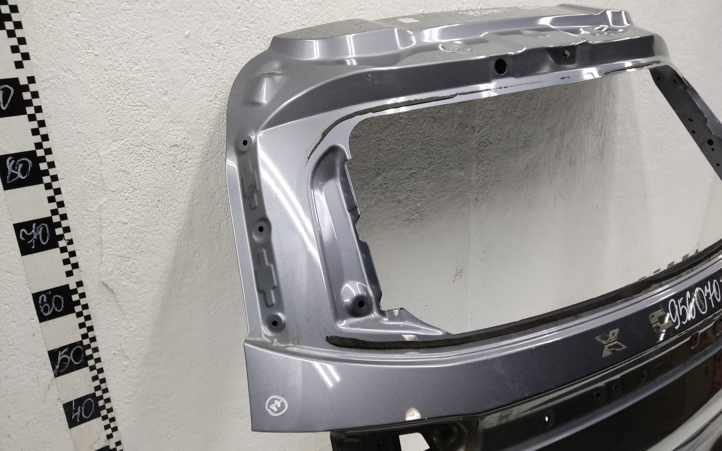 Крышка багажника Chery Tiggo 8