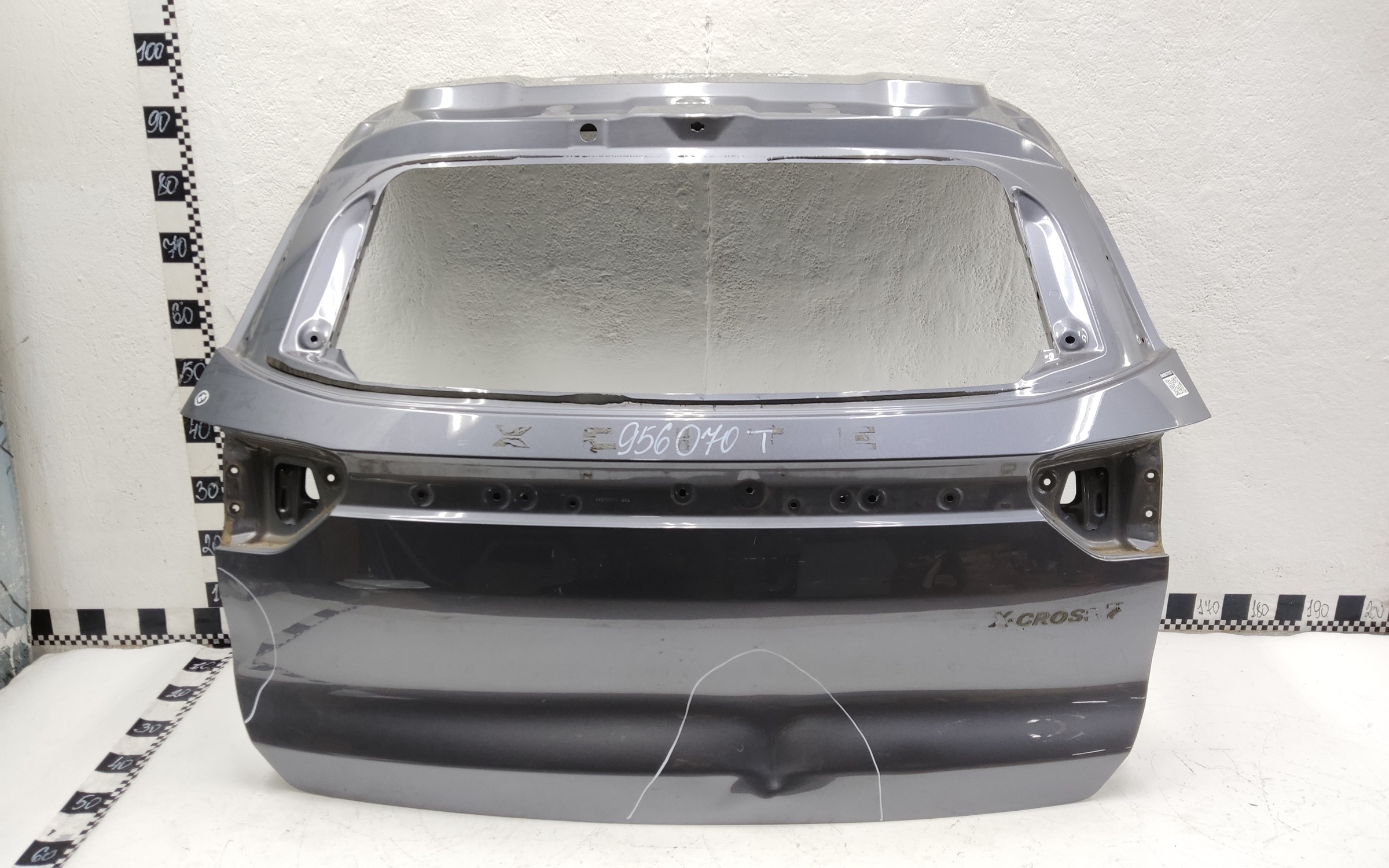 Крышка багажника Chery Tiggo 8