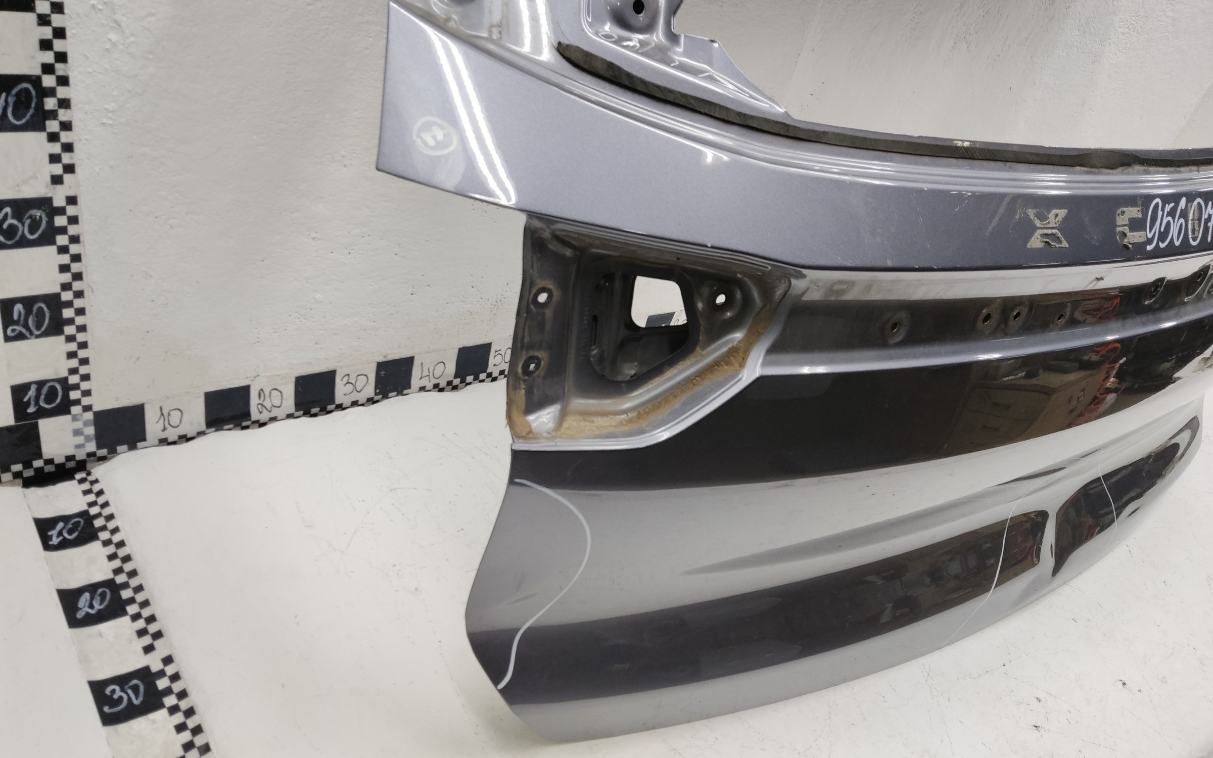 Крышка багажника Chery Tiggo 8