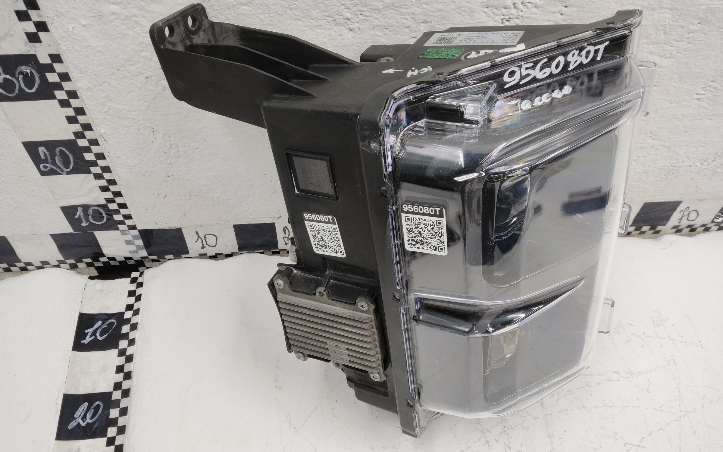 Фара передняя правая Jaecoo J7 LED