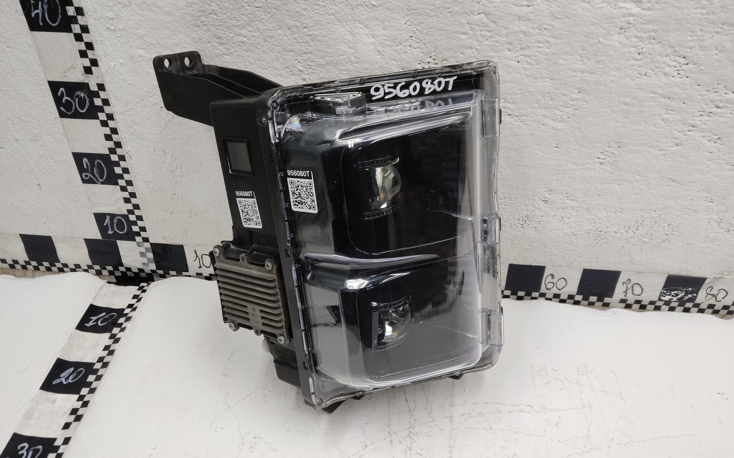 Фара передняя правая Jaecoo J7 LED