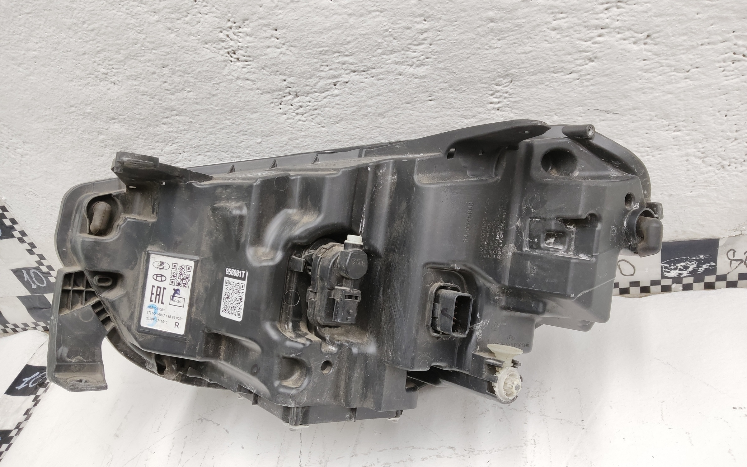 Фара передняя правая Lada Vesta 1 Restail LED