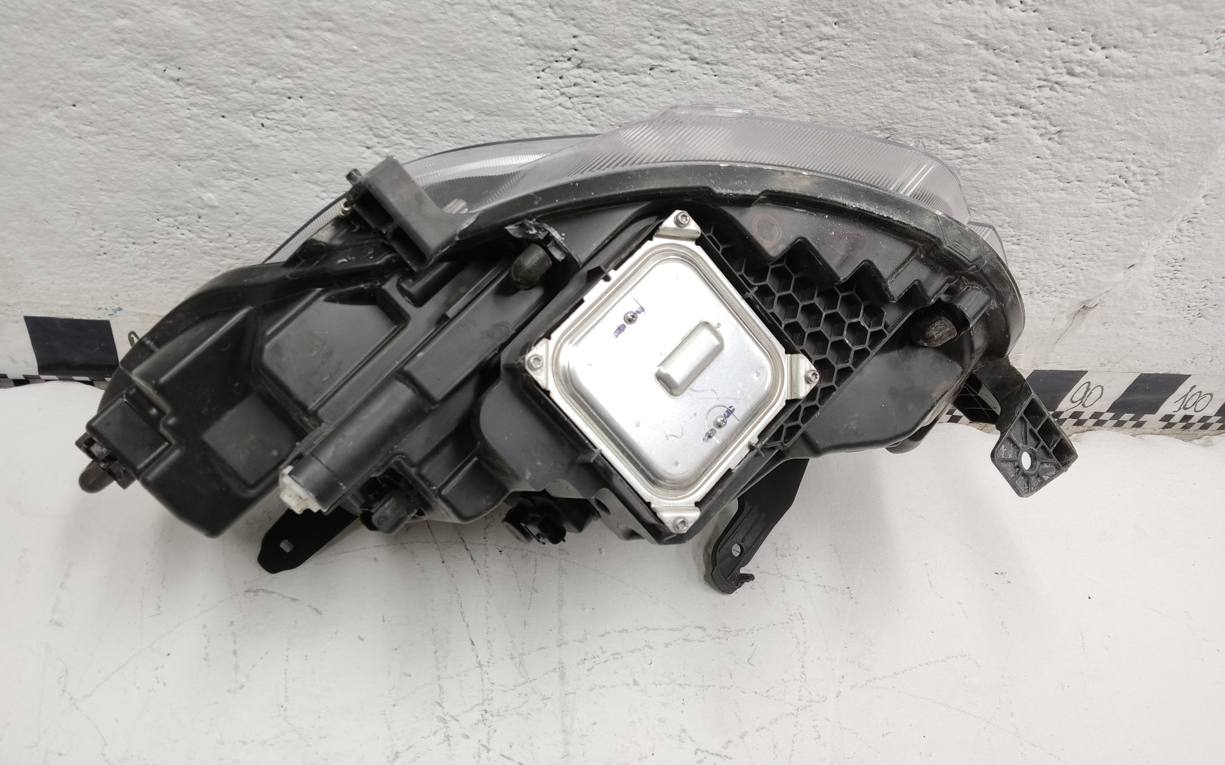 Фара передняя правая Lada Vesta 1 Restail LED