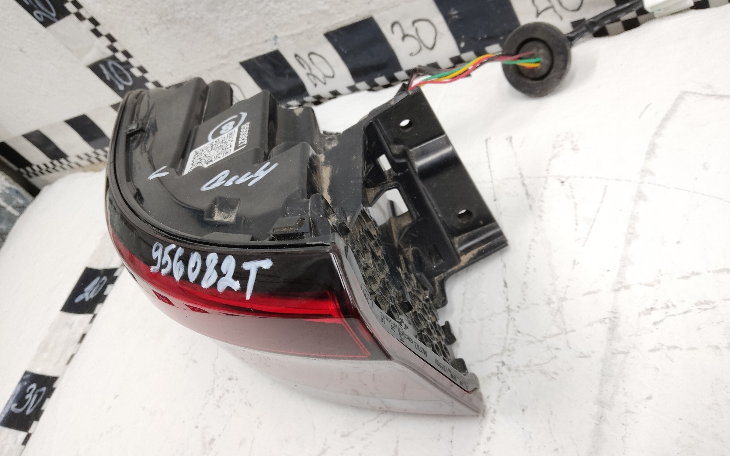 Фонарь задний левый наружный Geely Emgrand 2 LED