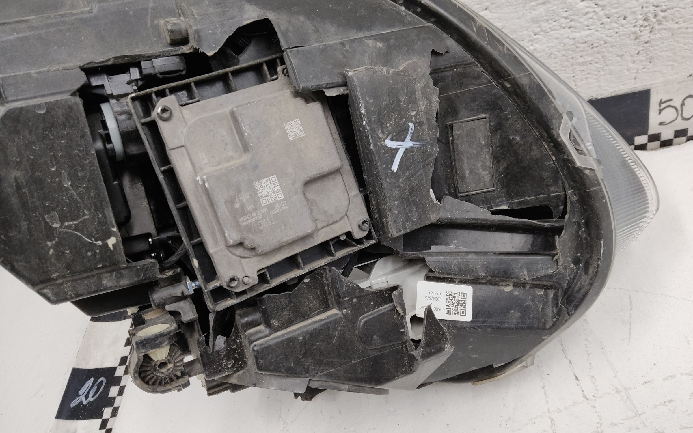 Фара передняя левая Omoda C5 LED