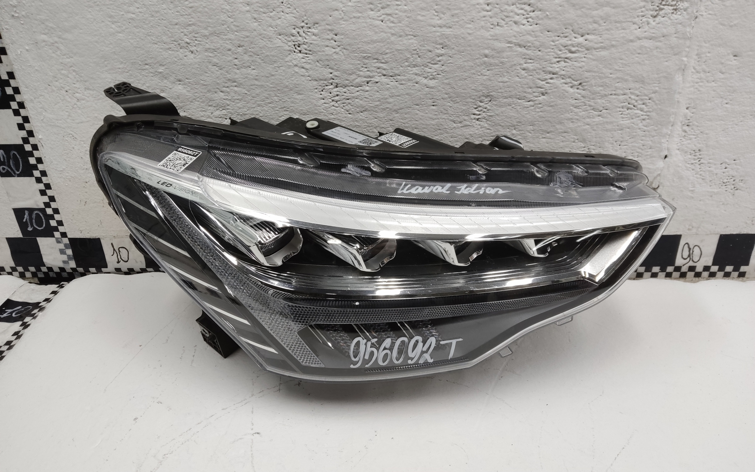 Фара передняя правая Haval Jolion LED