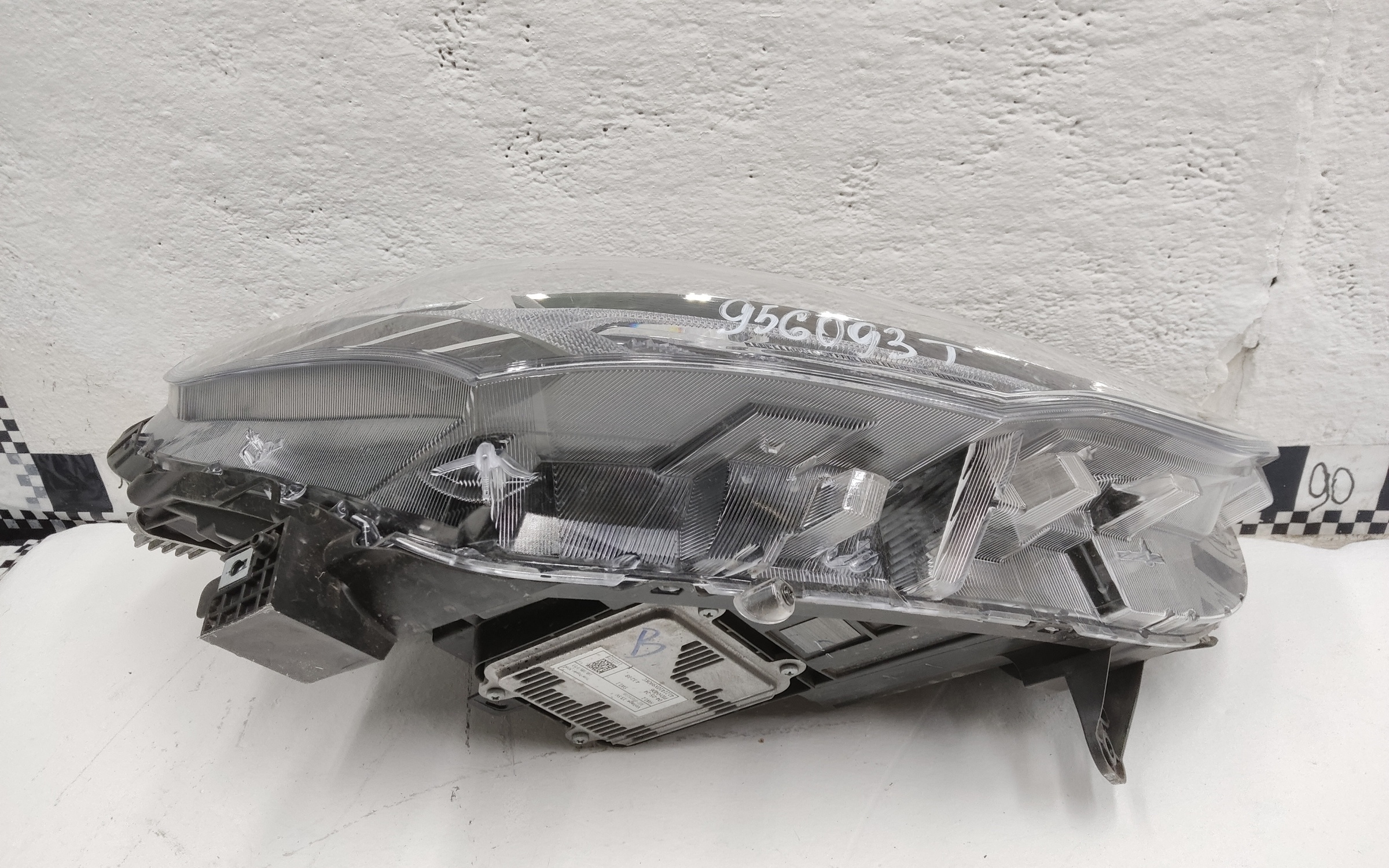 Фара передняя правая Haval Jolion LED