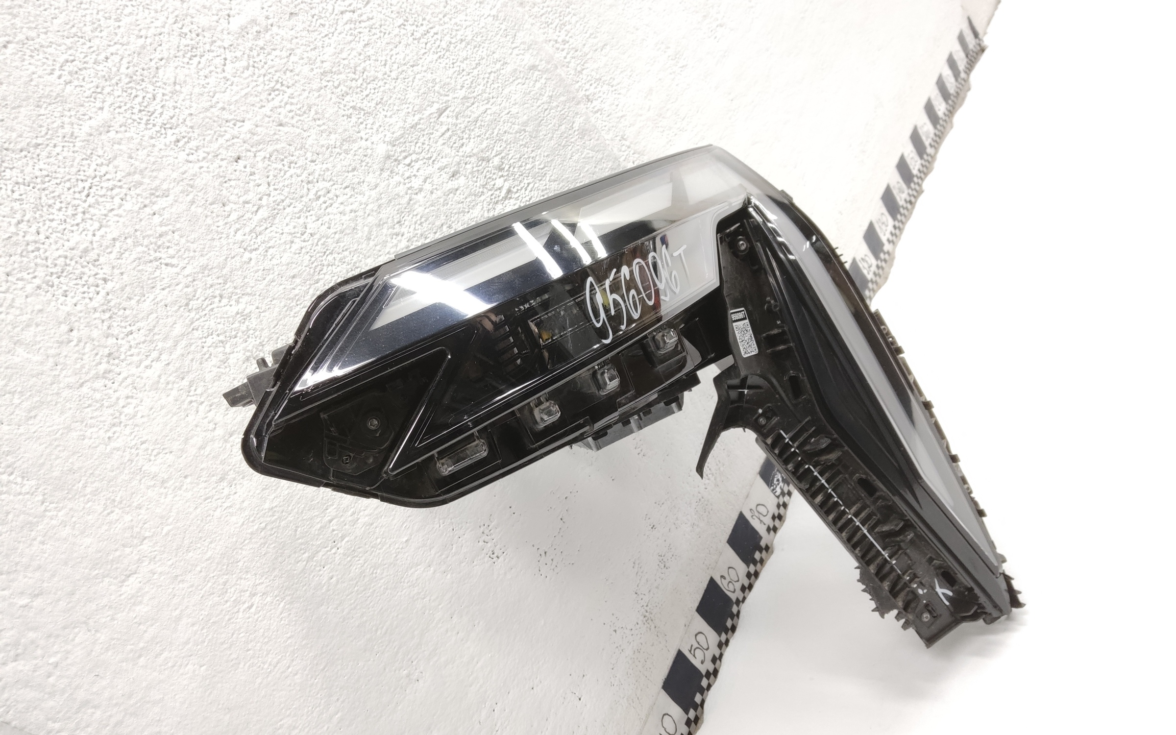 Фара передняя левая Geely Atlas 2 LED