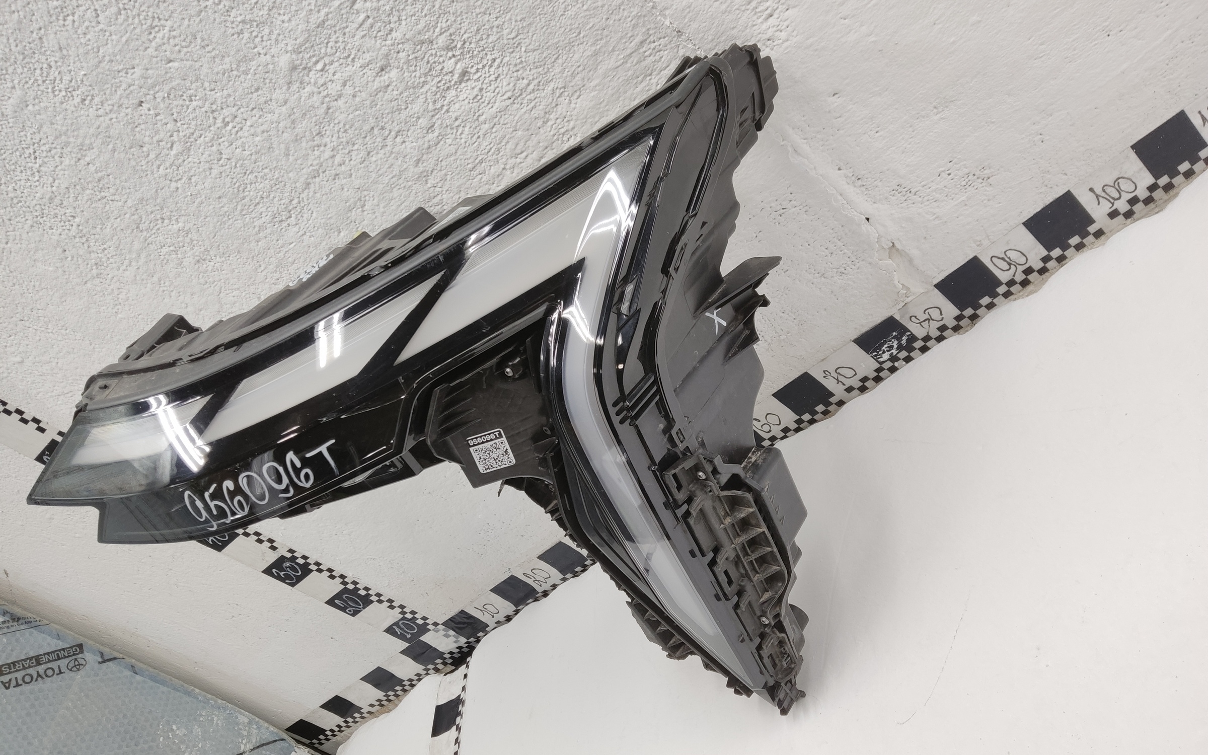 Фара передняя левая Geely Atlas 2 LED