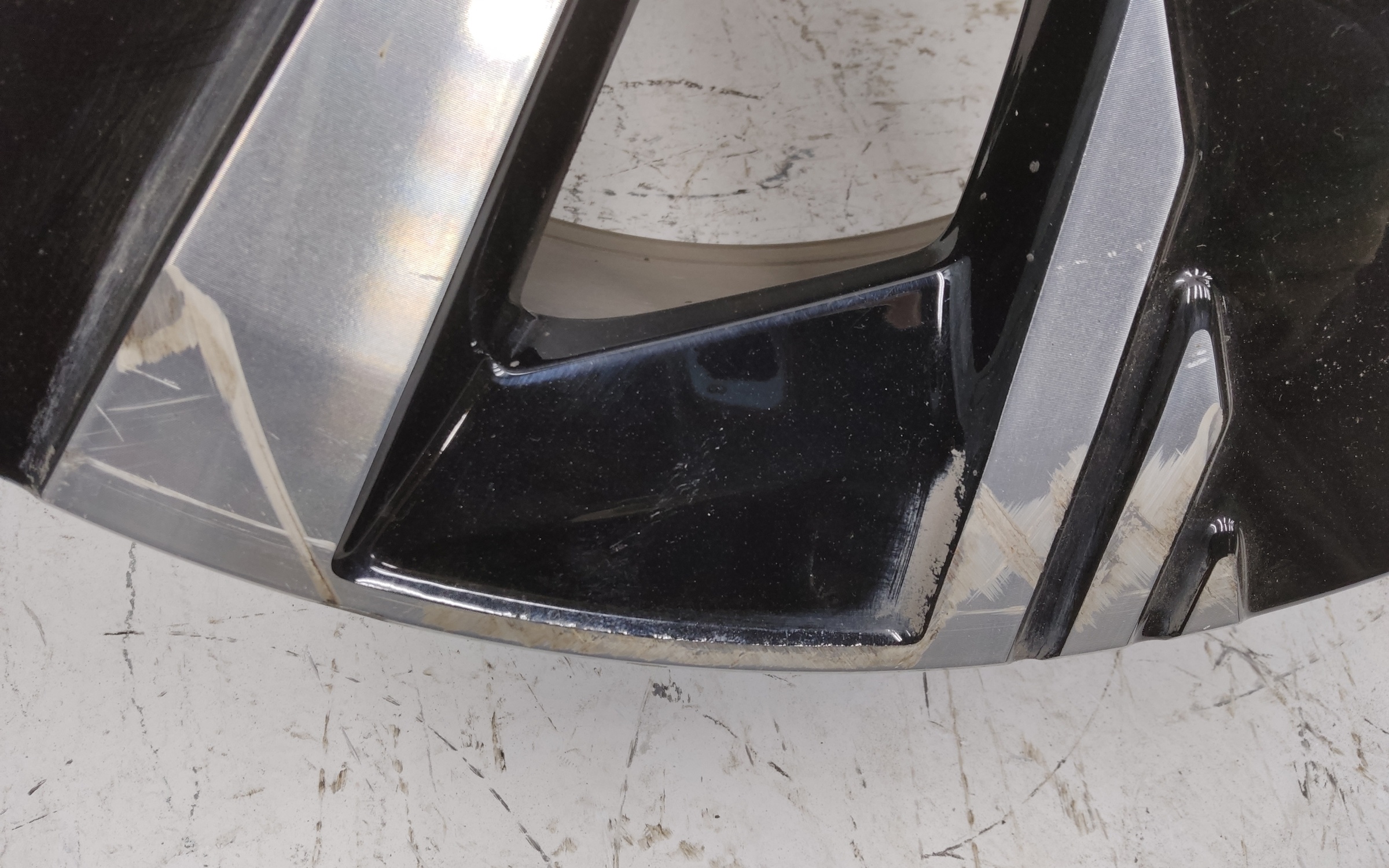 Диск колеса литой Geely Atlas 2 R20