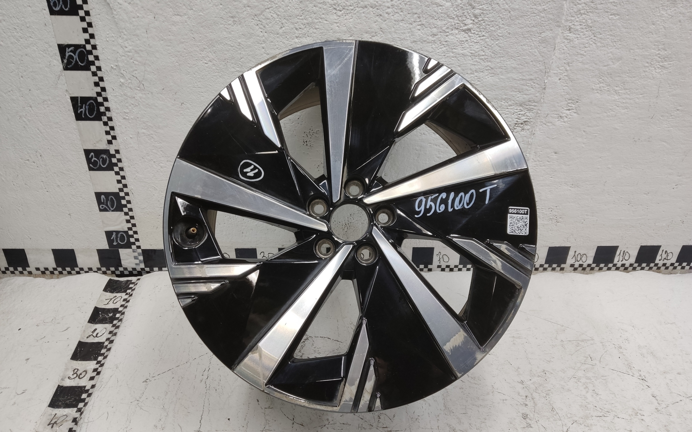 Диск колеса литой Geely Atlas 2 R20