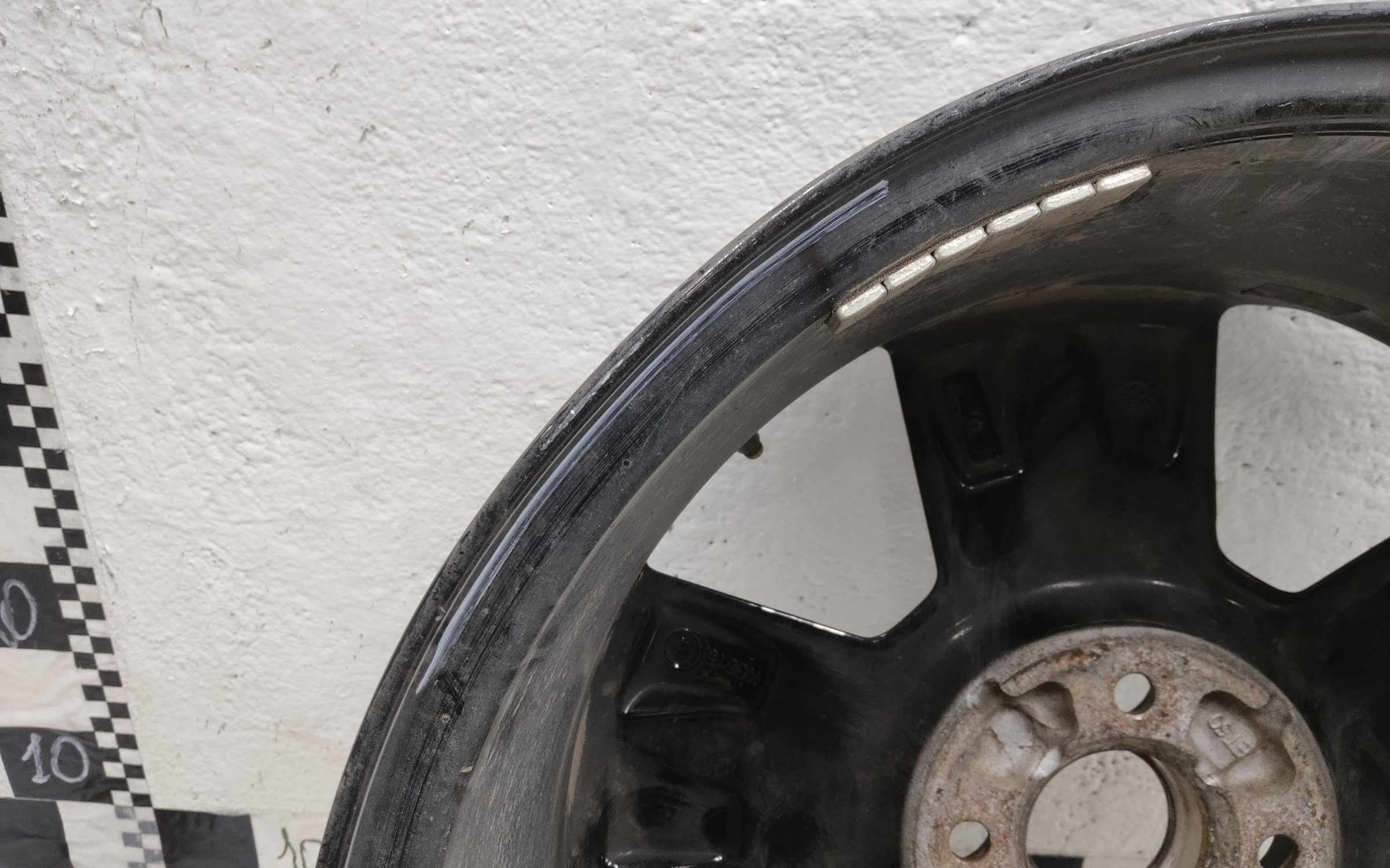 Диск колеса литой Lada Largus Cross Restail R16