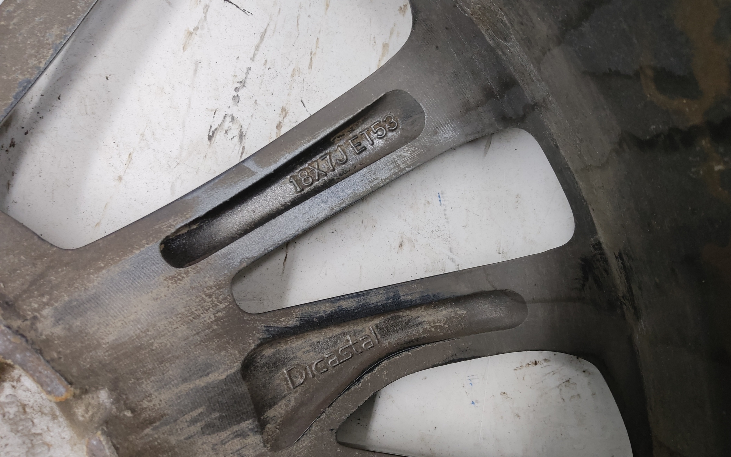 Диск колеса литой Geely Coolray R18