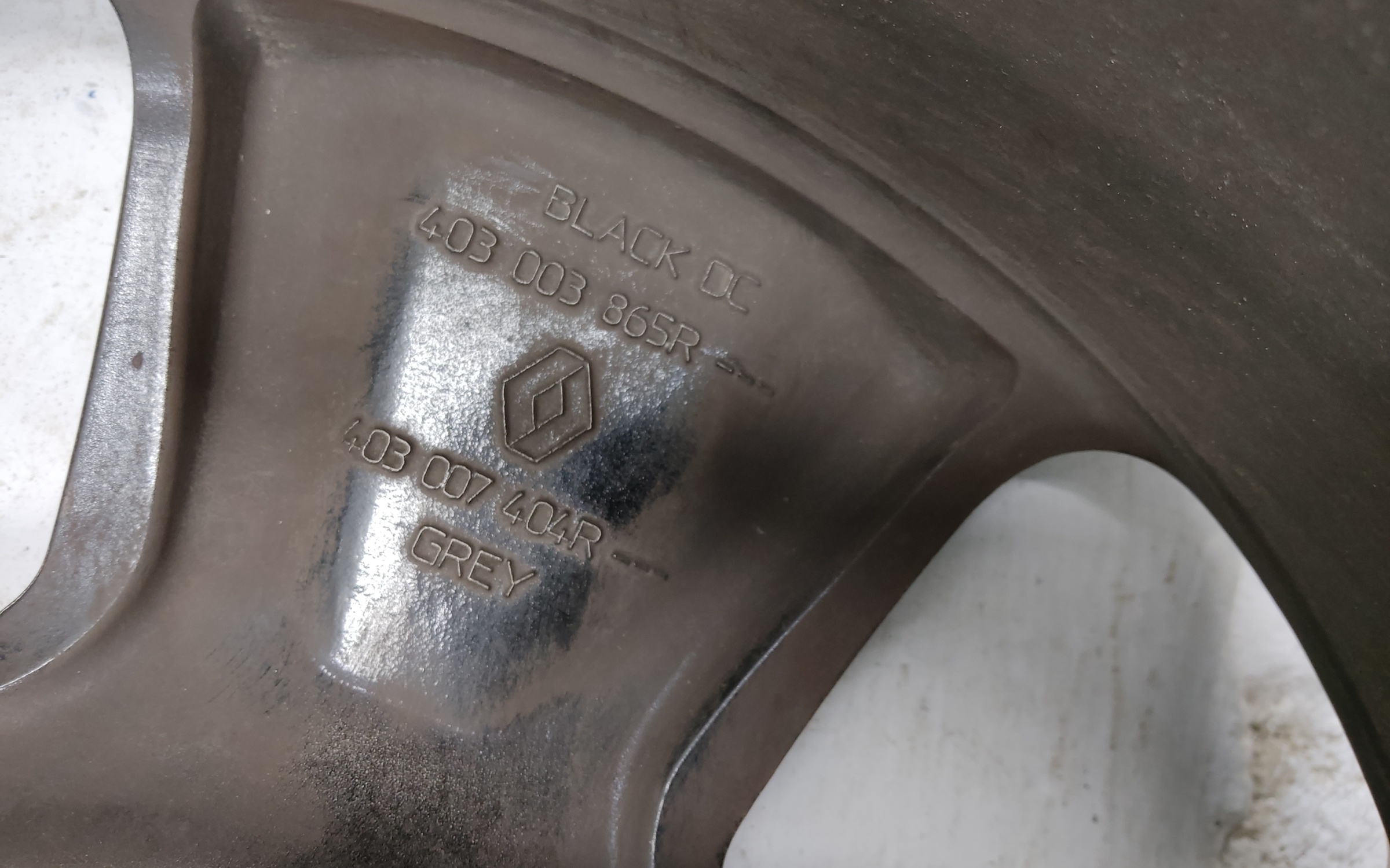 Диск колеса литой Renault Kaptur R16