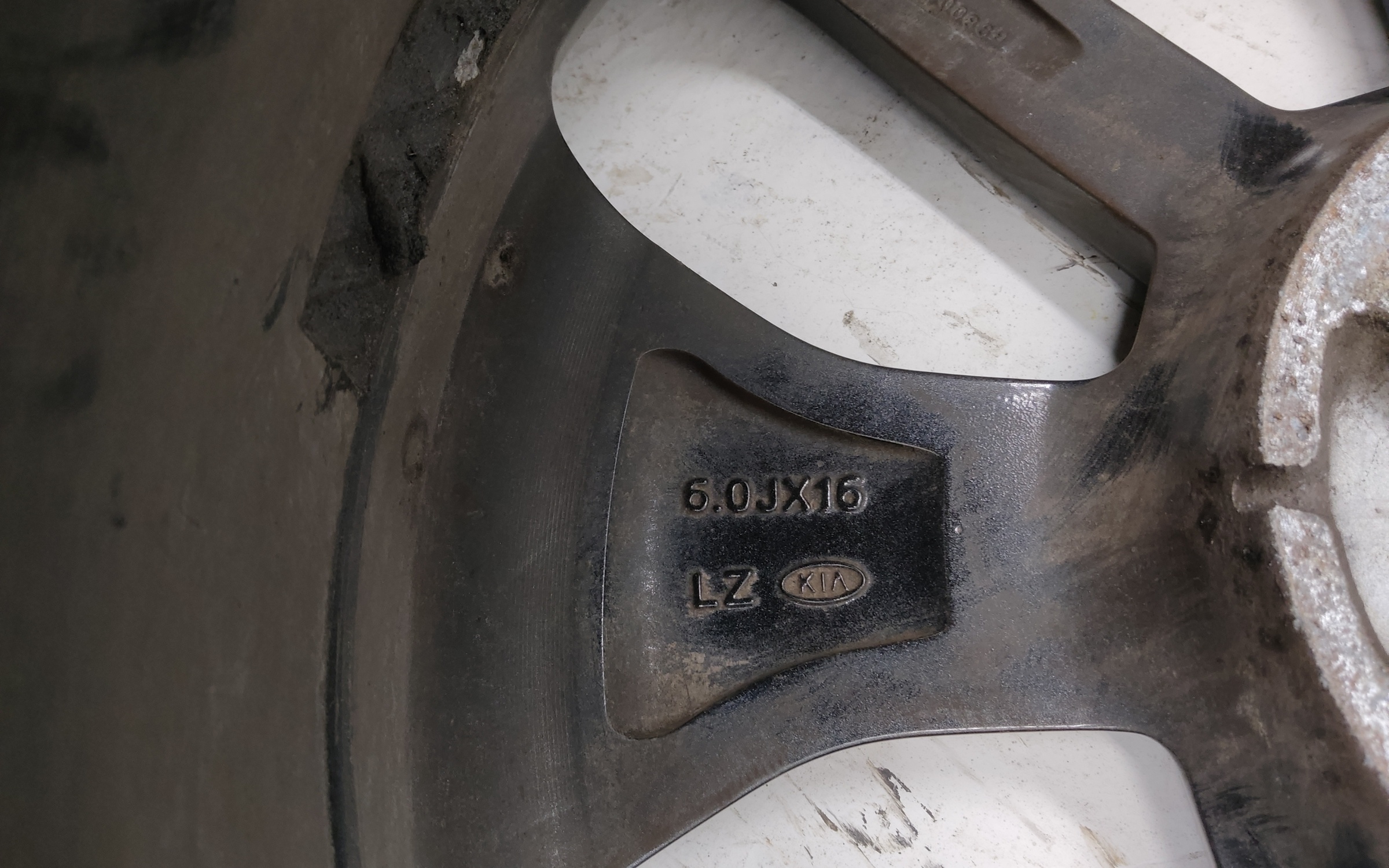 Диск колеса литой Kia Rio 4 R16