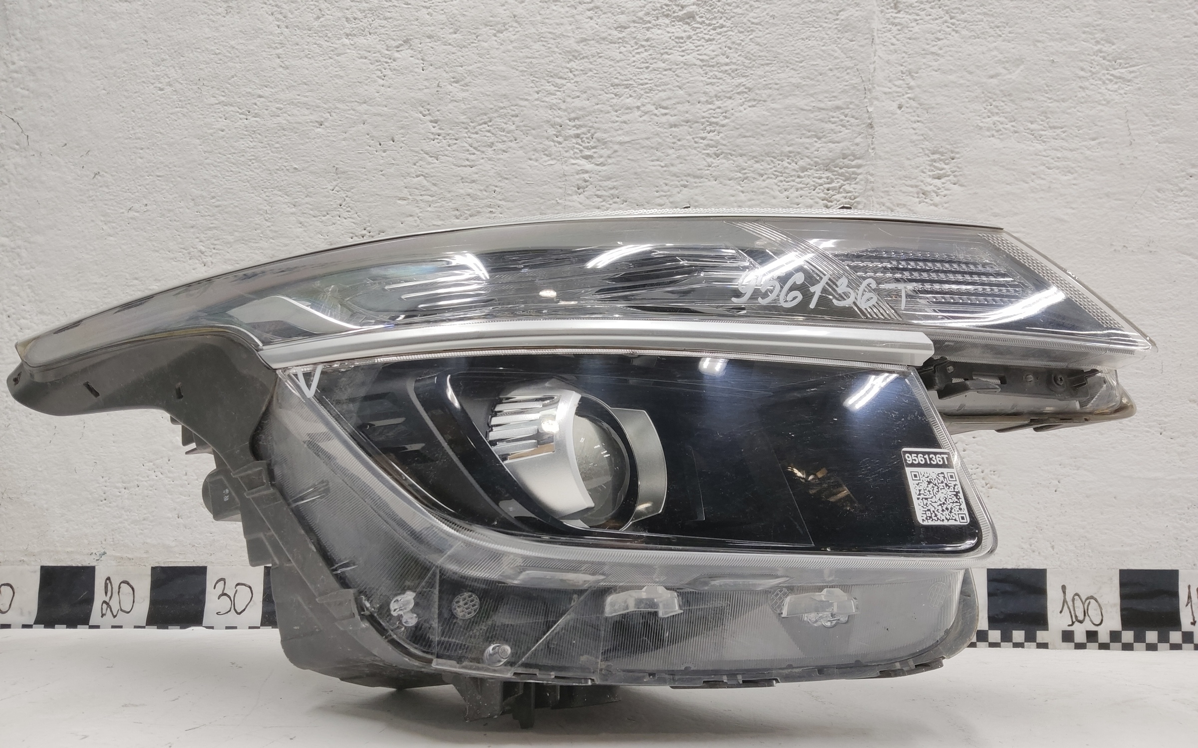 Фара передняя правая Kia Seltos галоген линза без ДХО