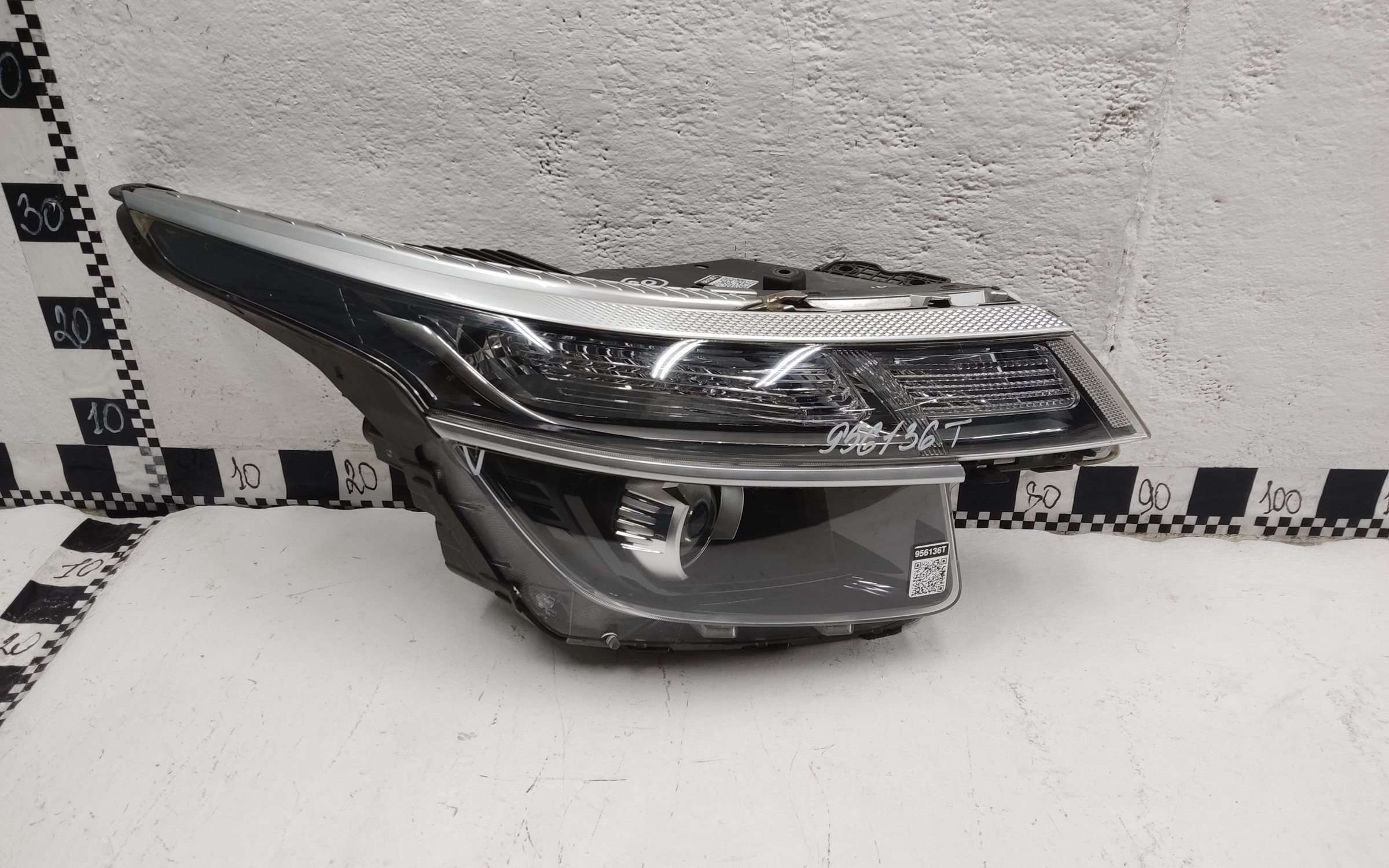 Фара передняя правая Kia Seltos галоген линза без ДХО