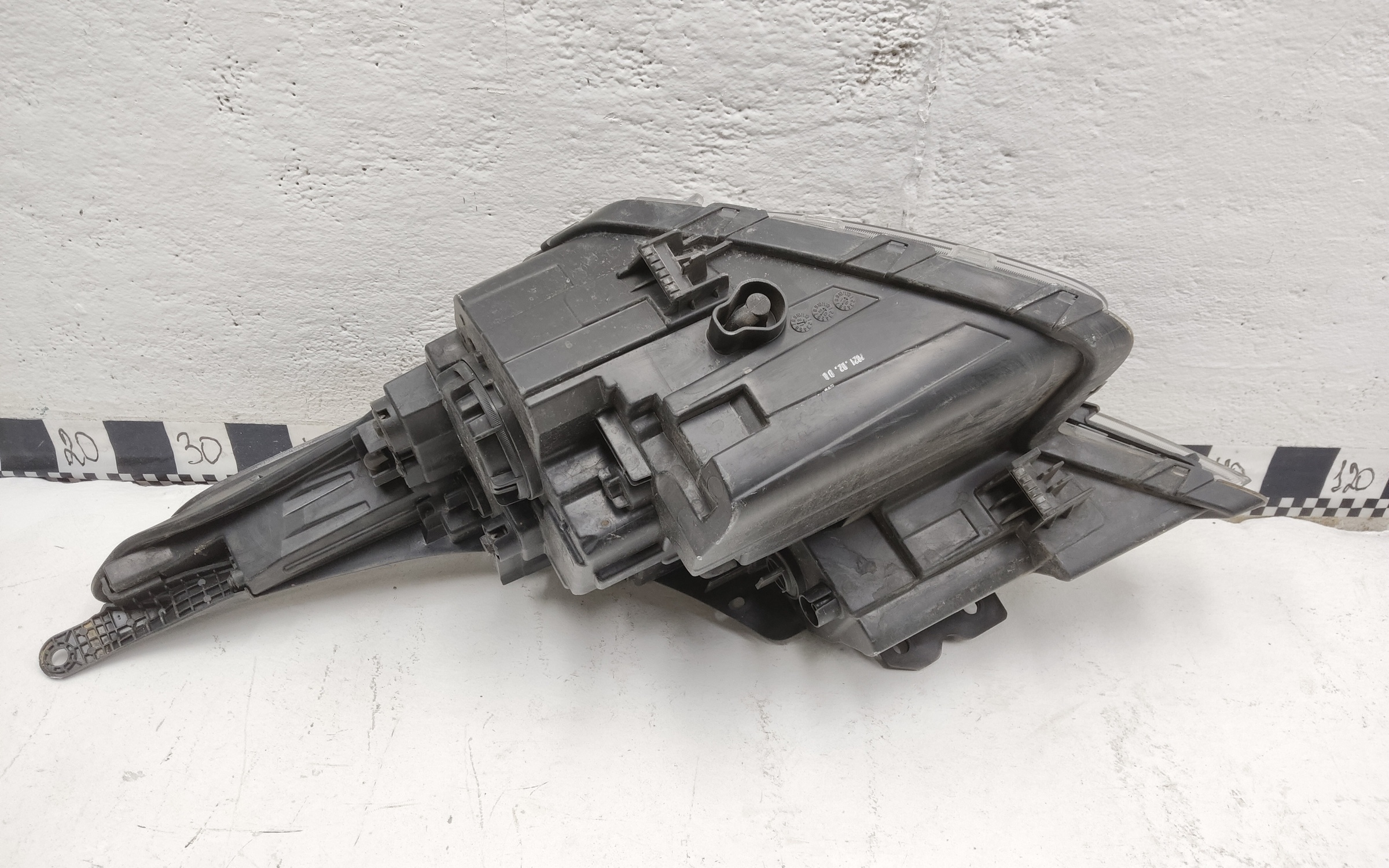 Фара передняя правая Kia Seltos галоген линза без ДХО