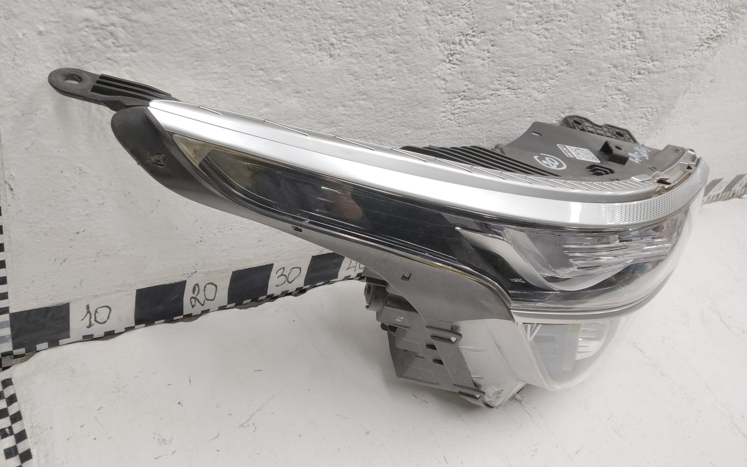 Фара передняя правая Kia Seltos галоген линза без ДХО