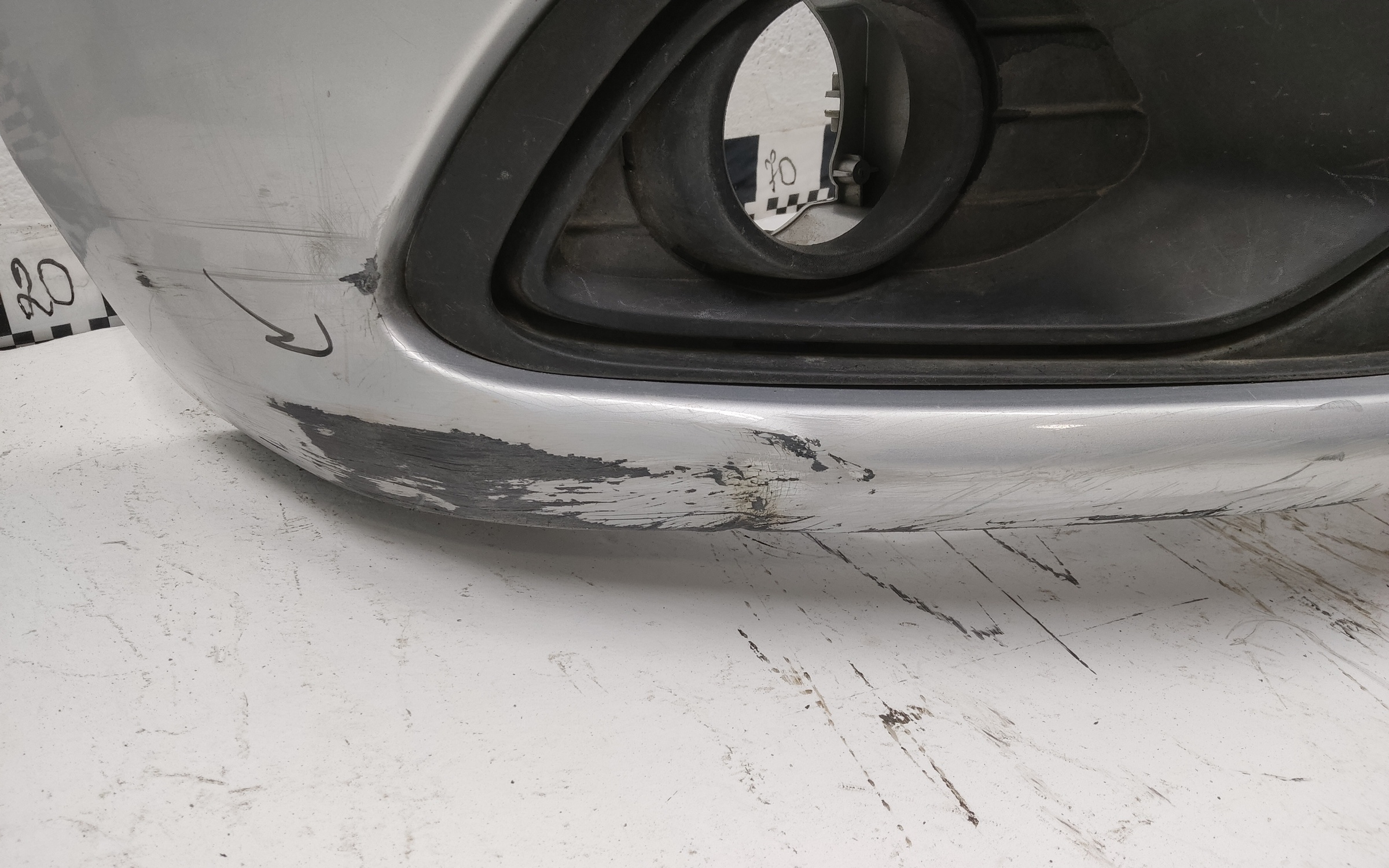 Бампер передний Renault Logan 2