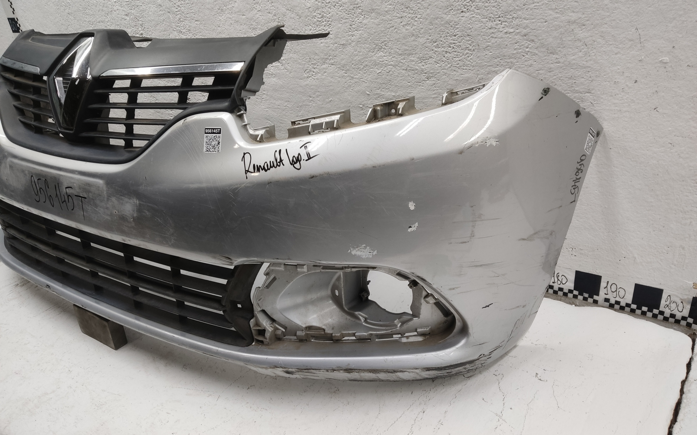 Бампер передний Renault Logan 2